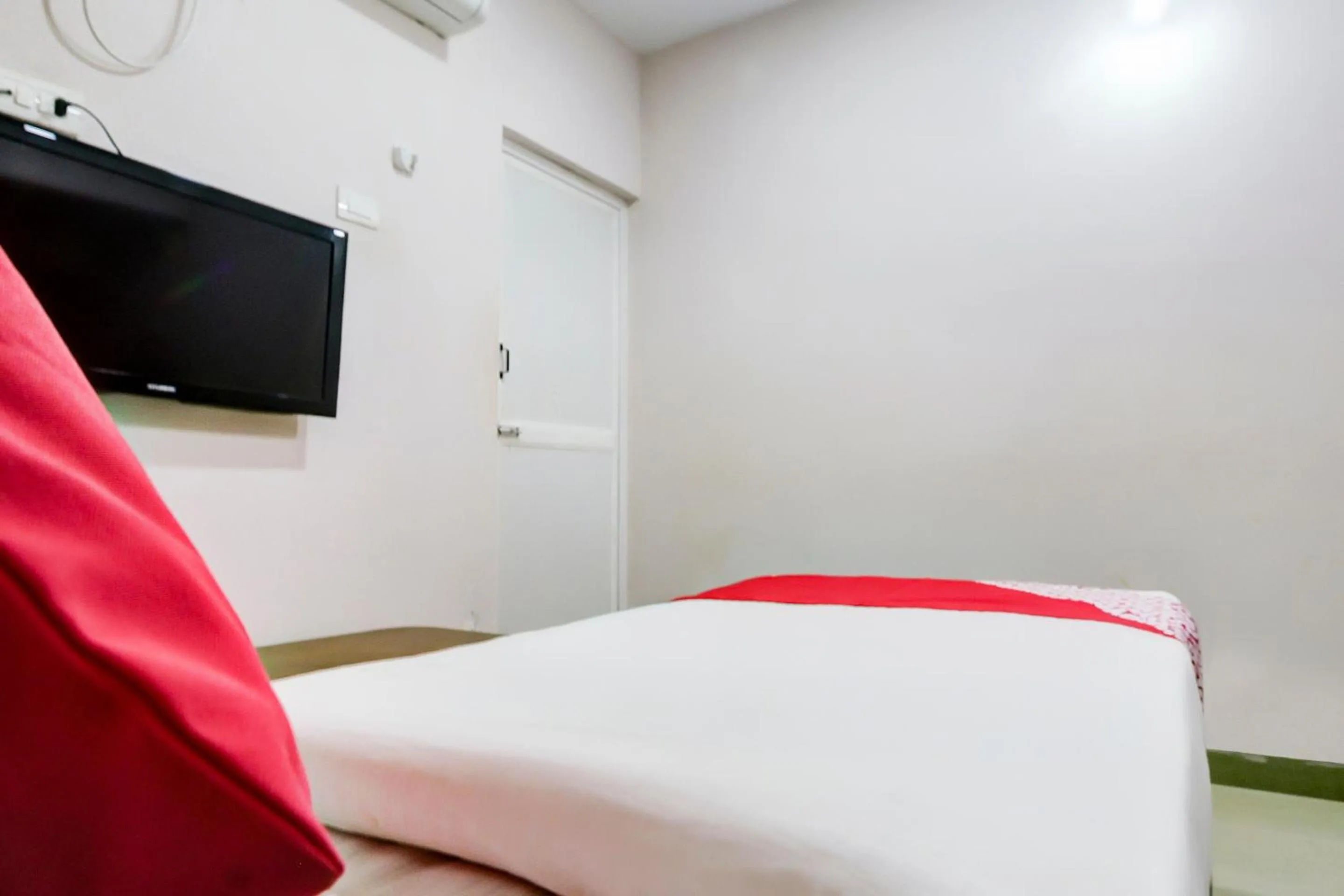 Bedroom in Hotel O Ksp Lodge