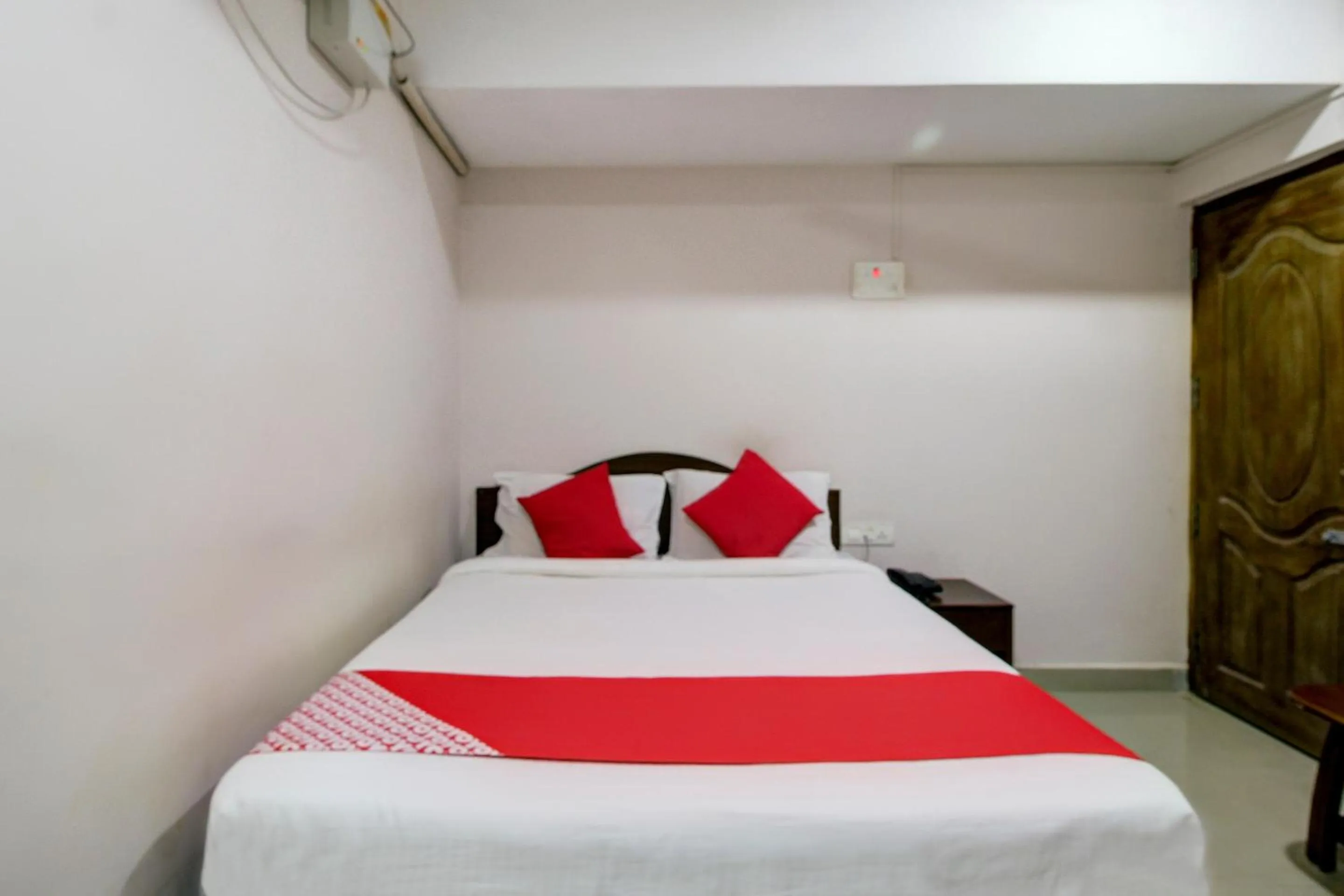 Bedroom in Hotel O Ksp Lodge