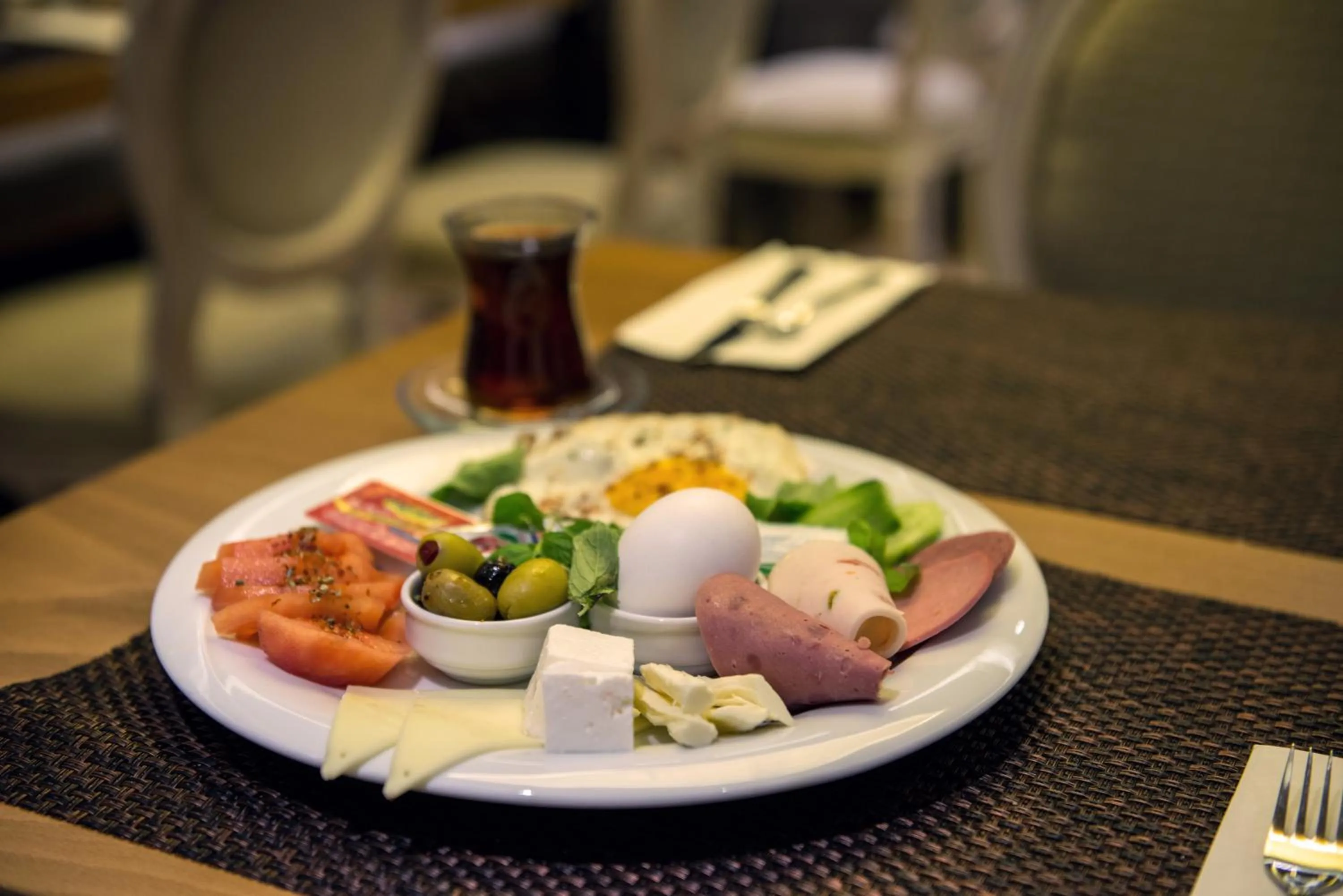 Restaurant/places to eat in GK Regency Suites Hotel