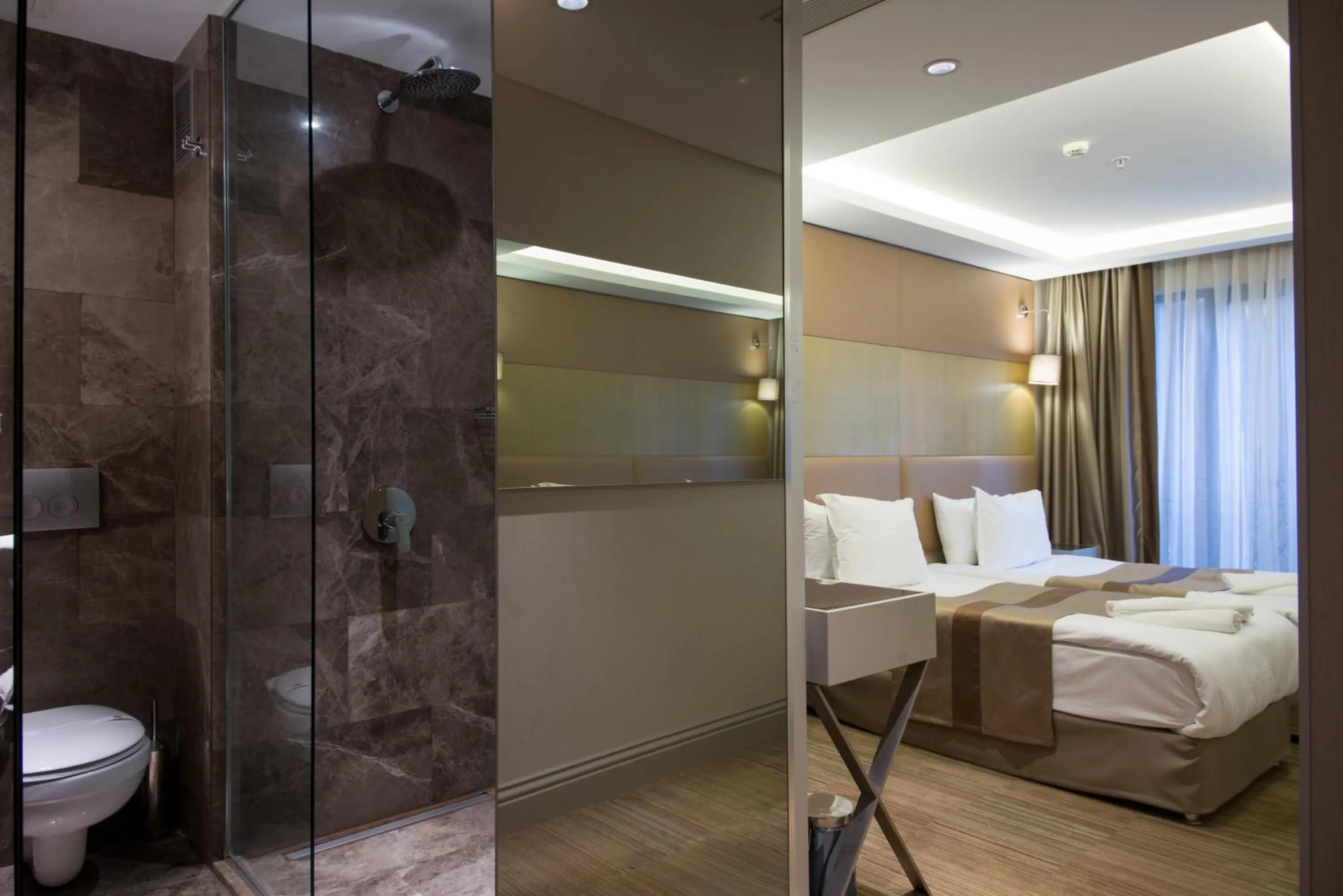 Photo of the whole room in GK Regency Suites Hotel