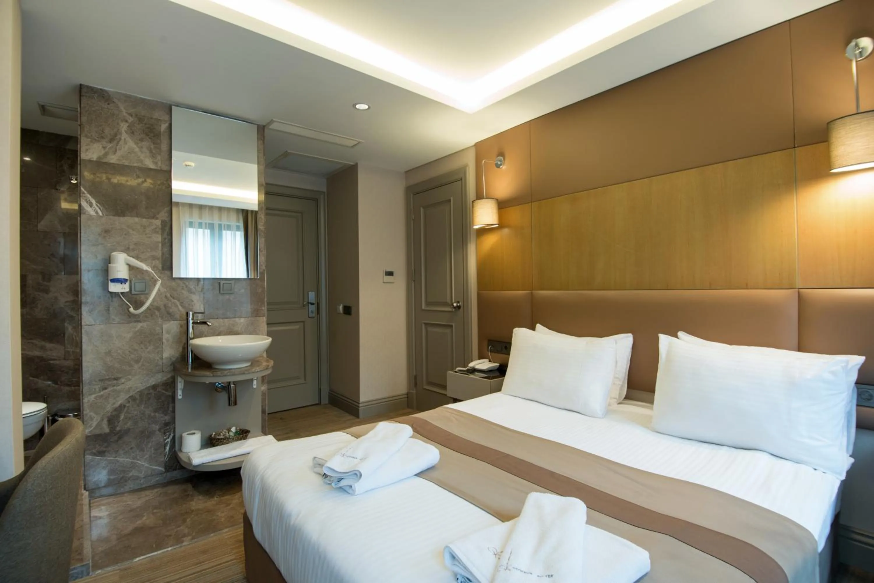 Photo of the whole room in GK Regency Suites Hotel