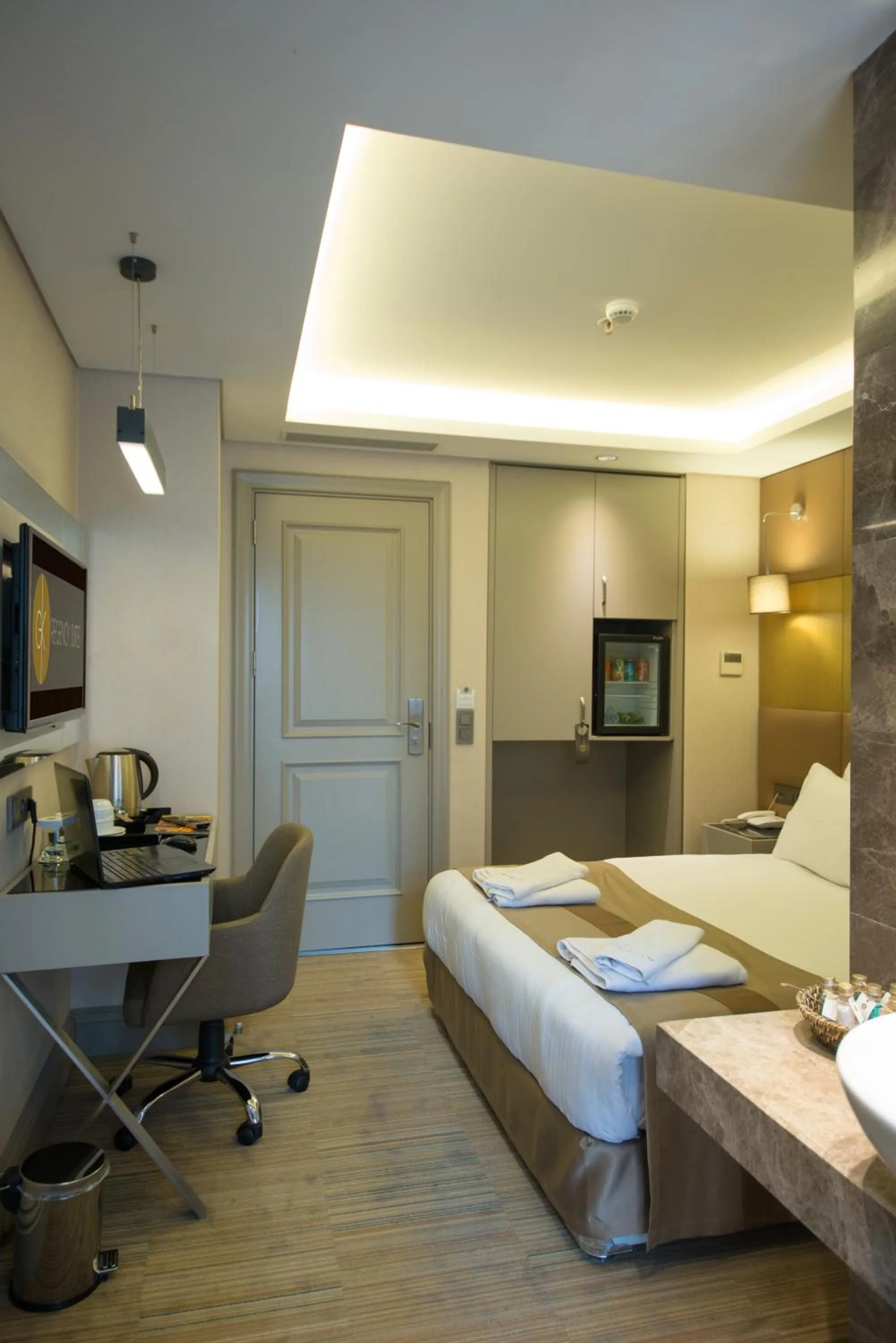 Photo of the whole room in GK Regency Suites Hotel