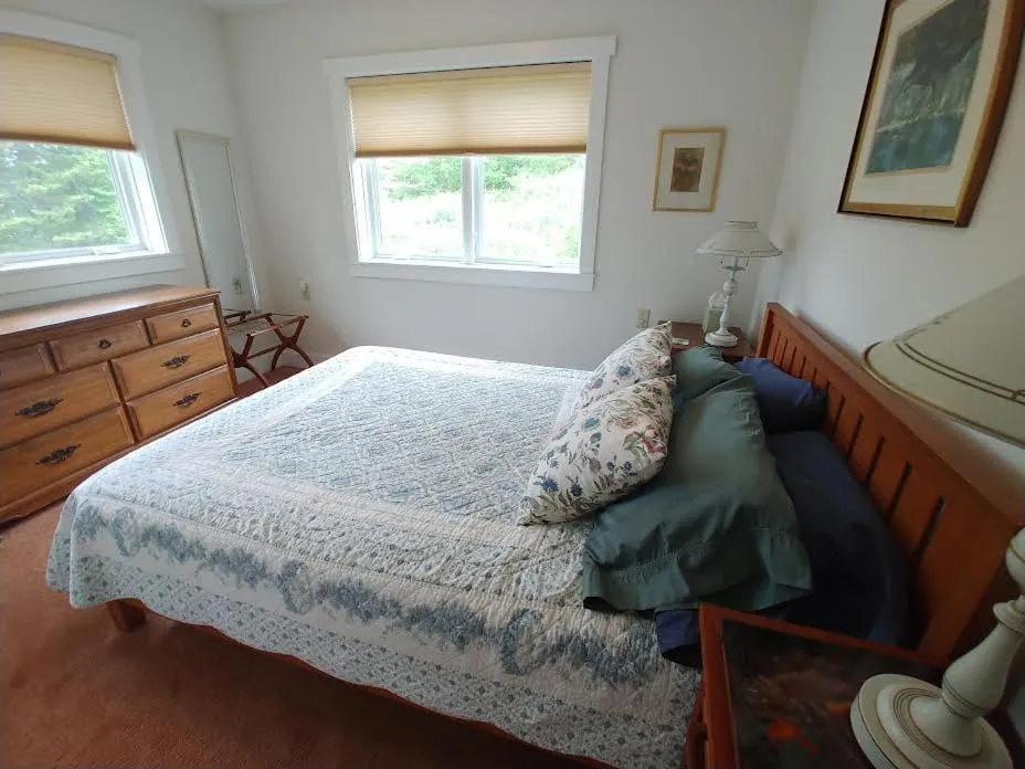 Bedroom, Bed in Spacious country retreat close to town and nature, Sylvana Farm VT