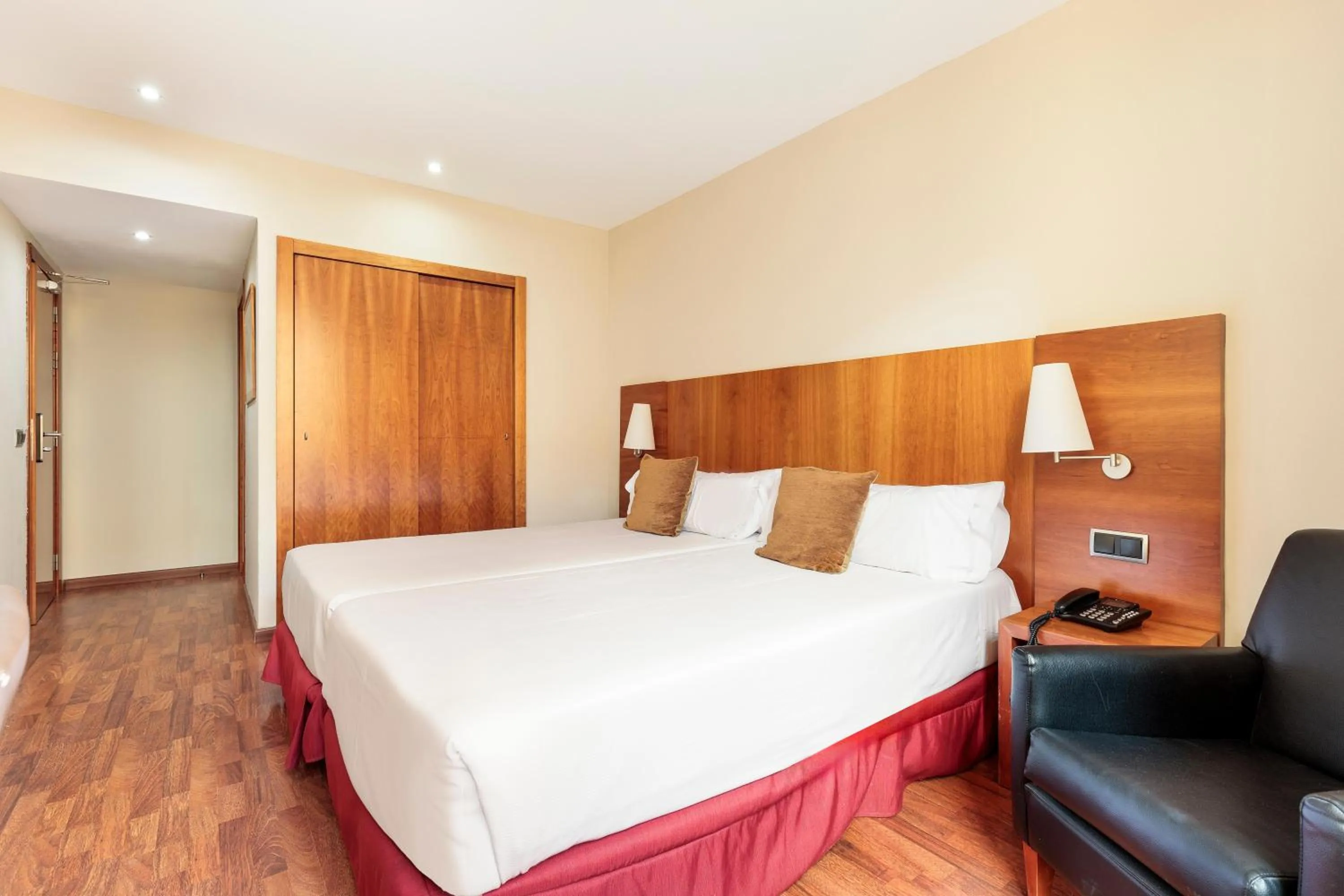 Photo of the whole room, Bed in Hotel Best Aranea