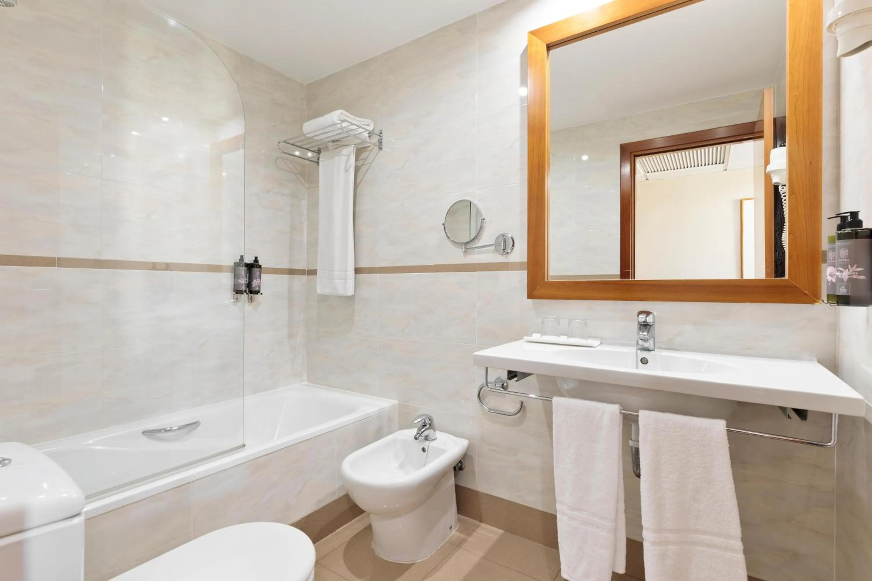 Bathroom in Hotel Best Aranea