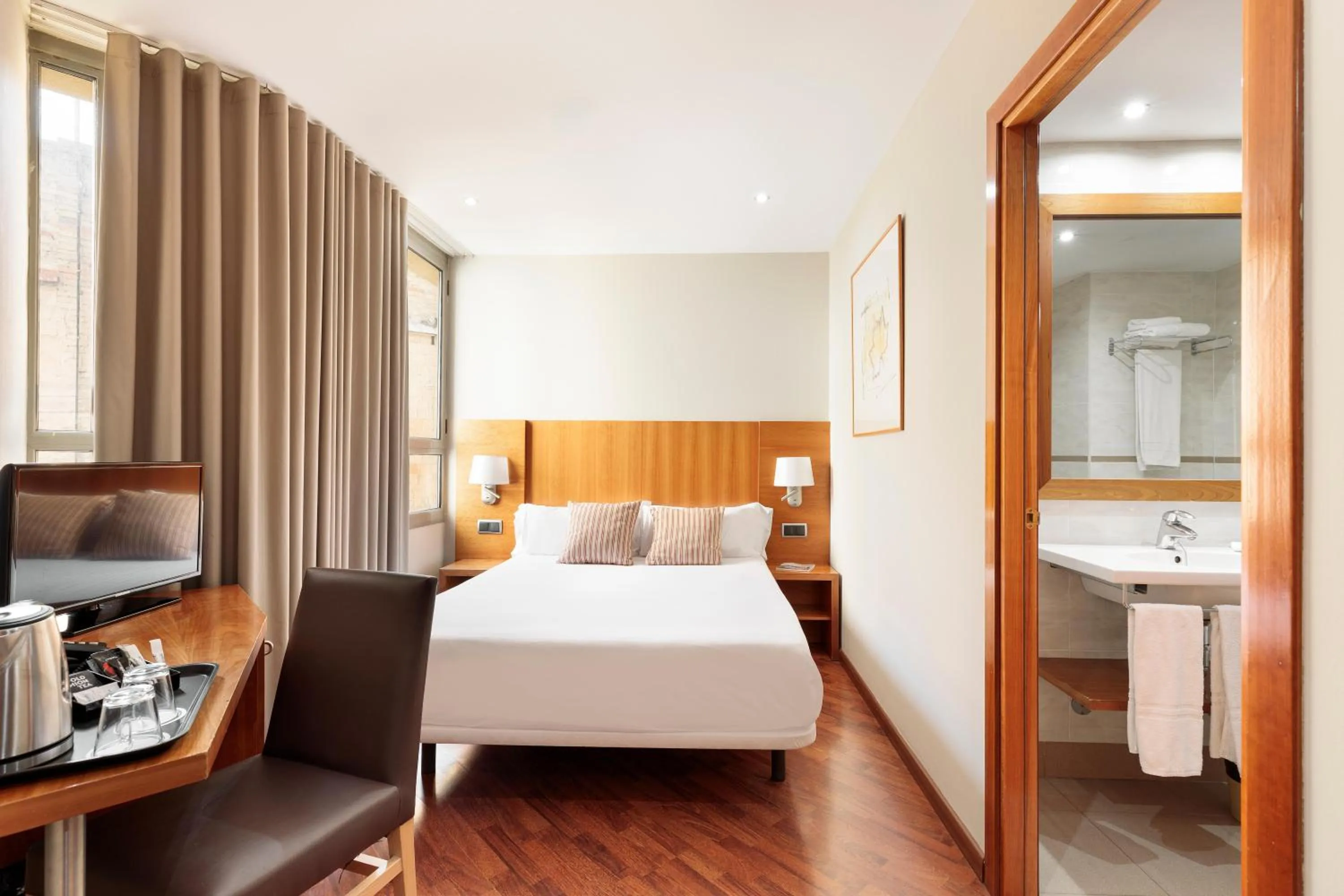 Photo of the whole room, Bed in Hotel Best Aranea