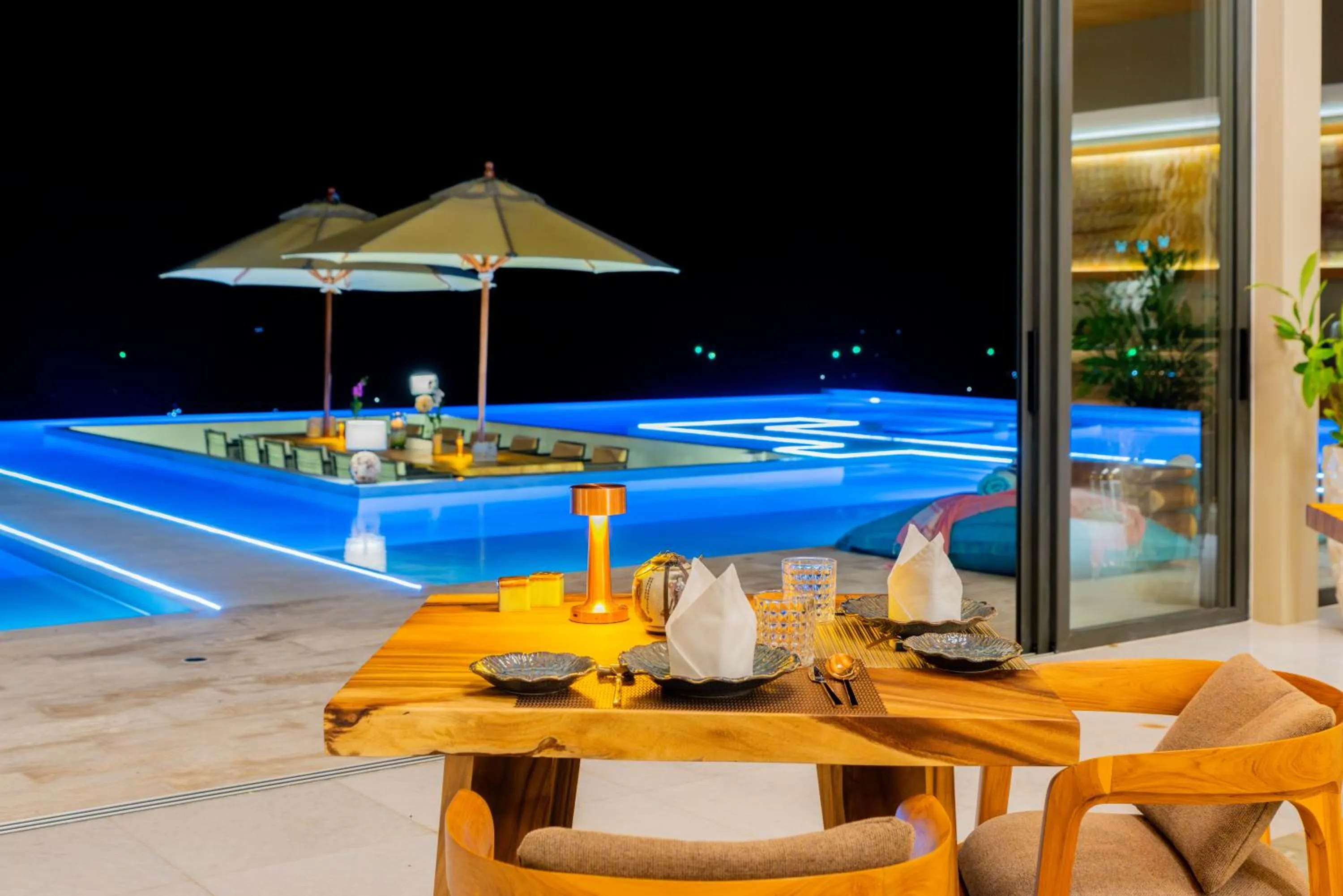 Restaurant/places to eat in Ida B Domain Resort