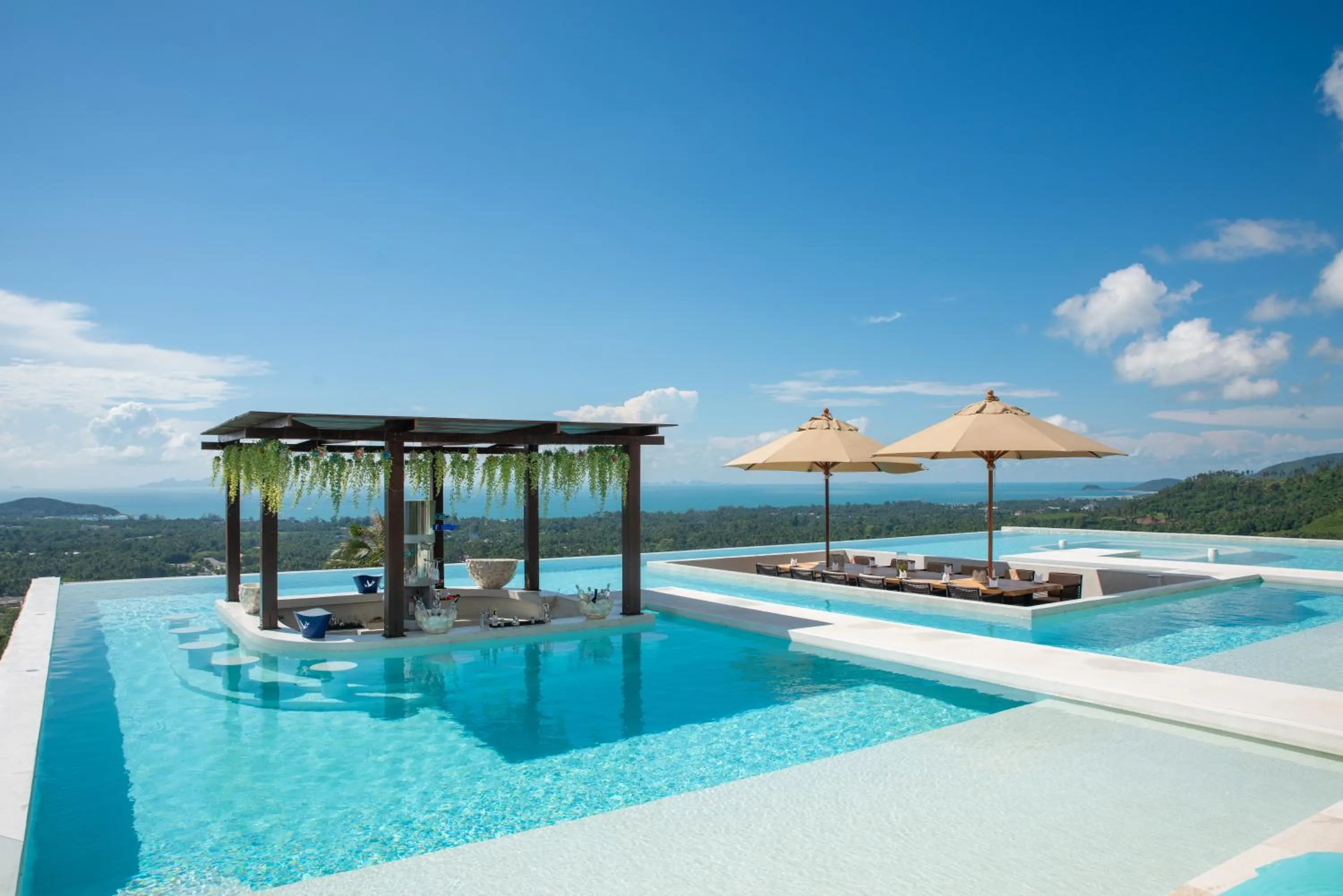 Restaurant/places to eat in Ida B Domain Resort