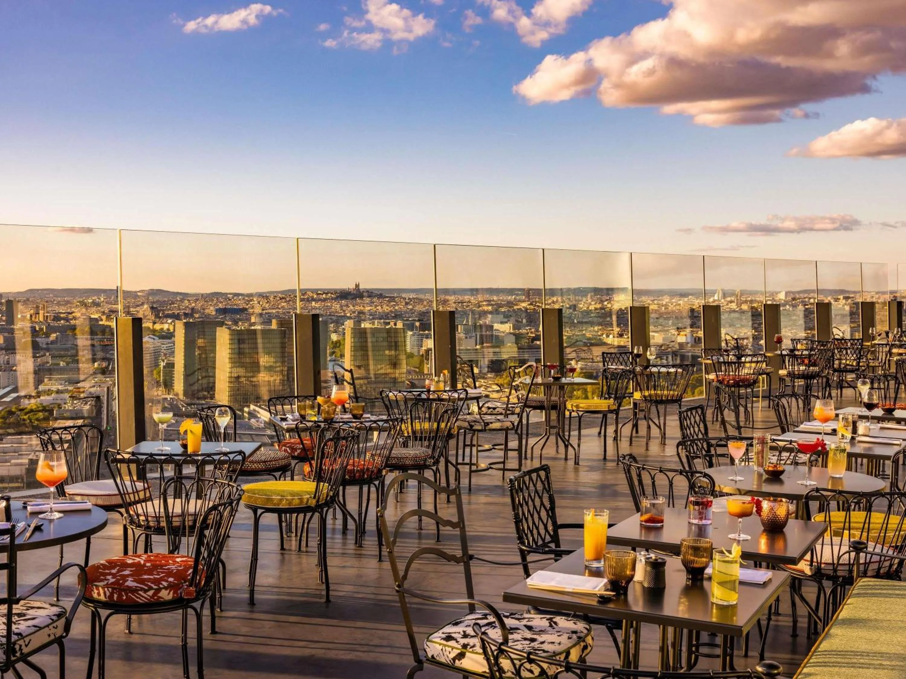 Restaurant/places to eat in Too Hotel & Spa Paris - MGallery Collection