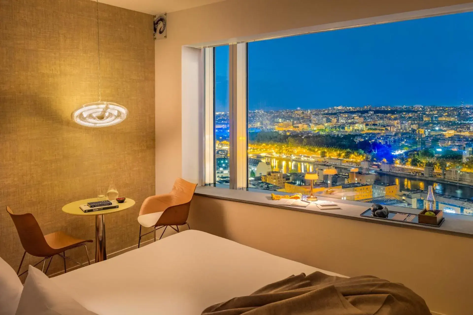 Deluxe Double Room with Paris and the Seine View in Too Hotel & Spa Paris - MGallery Collection Deluxe Double Room with Paris and the Seine View in Too Hotel & Spa Paris - MGallery Collection