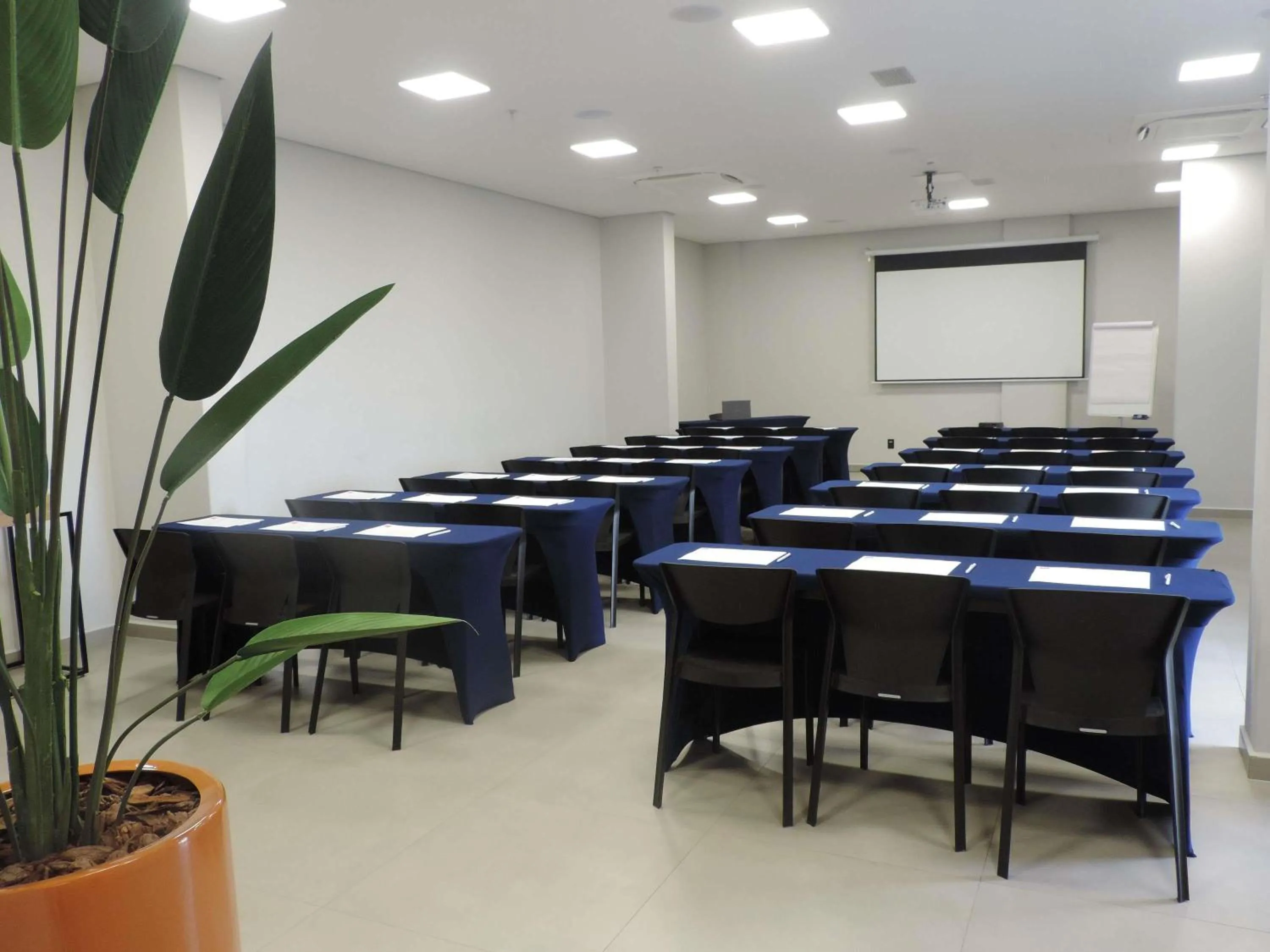 Meeting/conference room in ibis Guarapuava