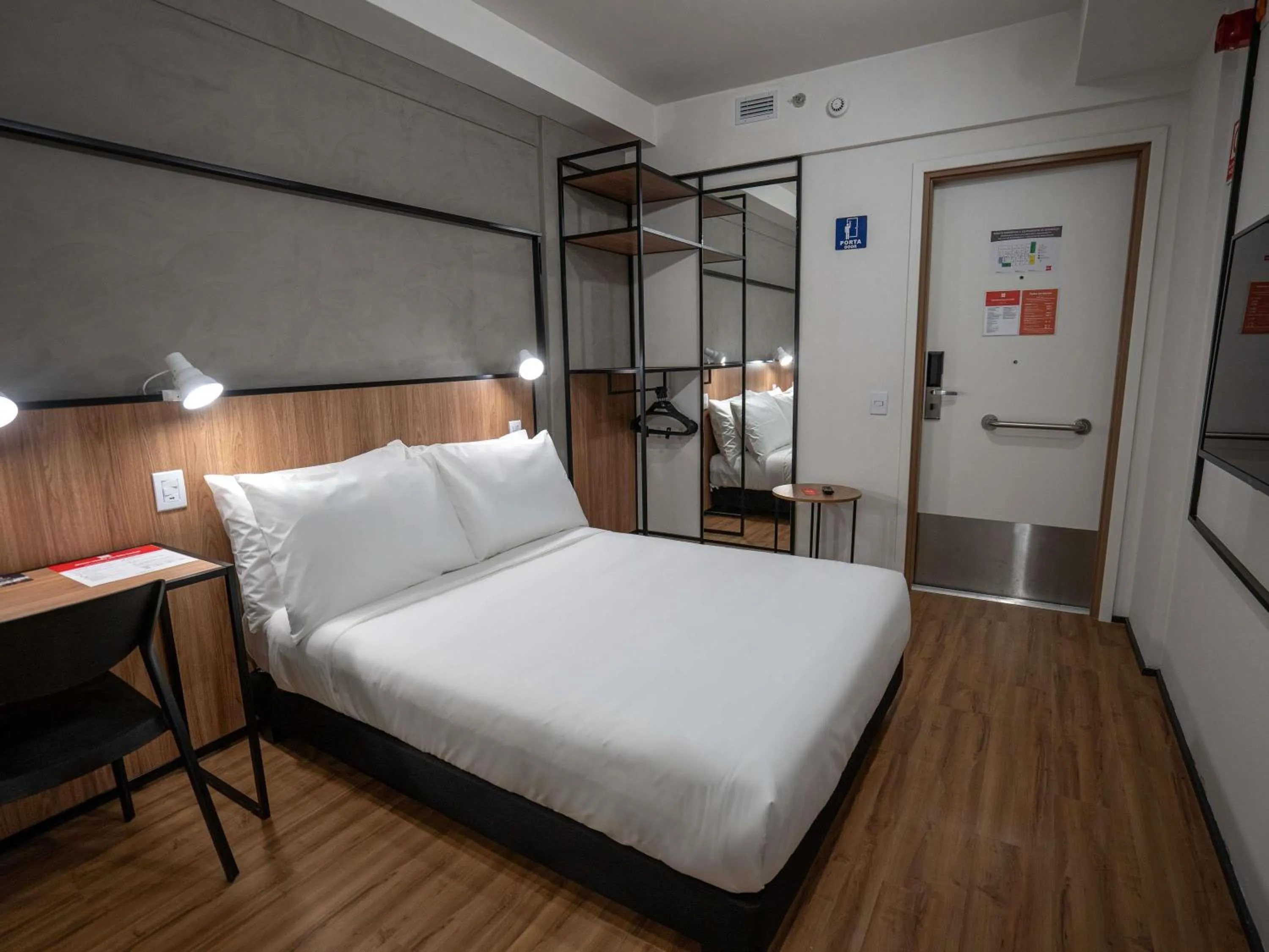 Bedroom, Bed in ibis Guarapuava