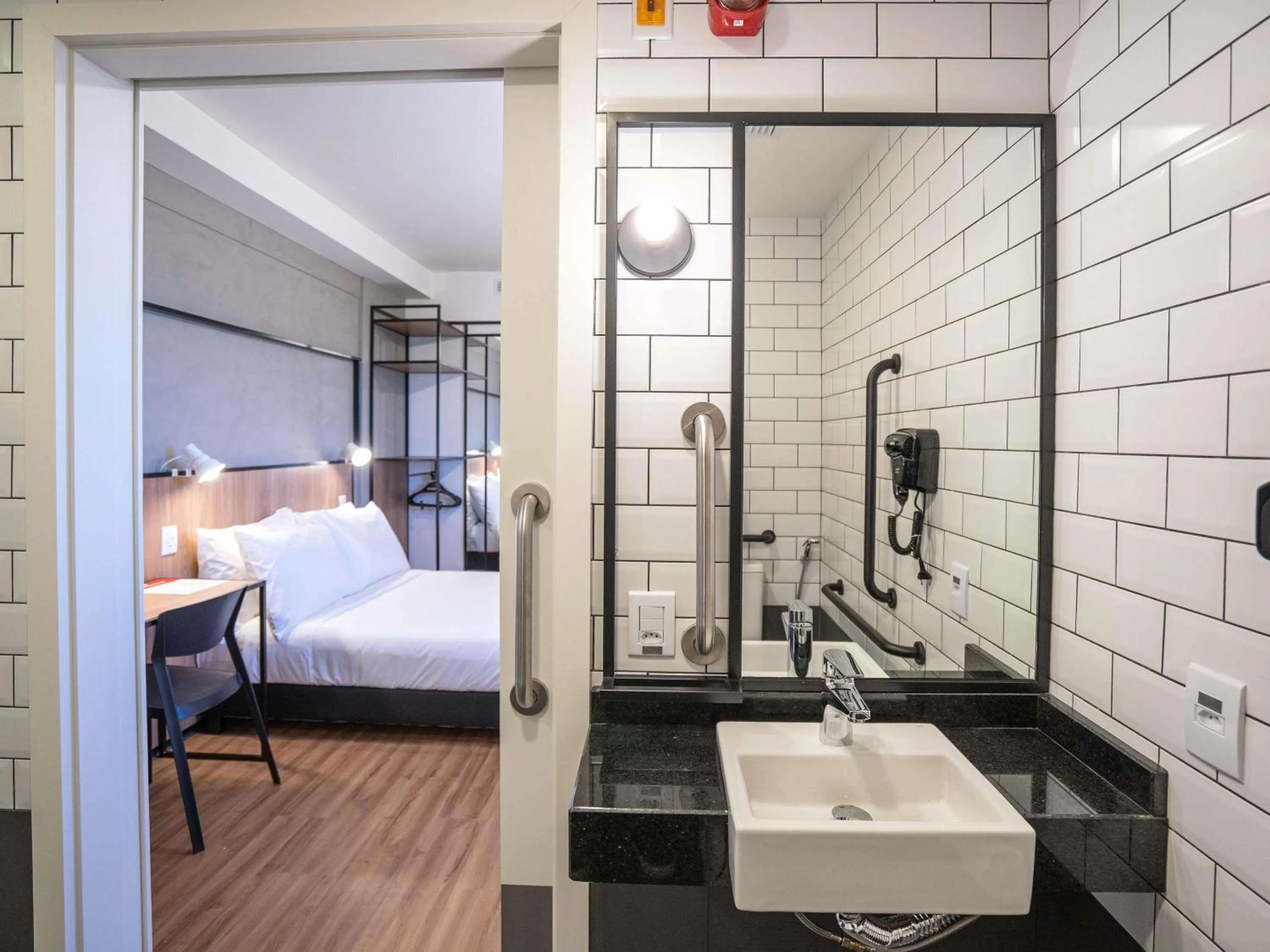 Bedroom, Bed in ibis Guarapuava