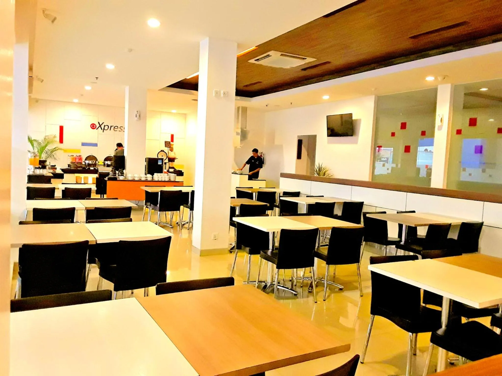 Restaurant/places to eat in Amaris Hotel Nagoya Hill - Batam