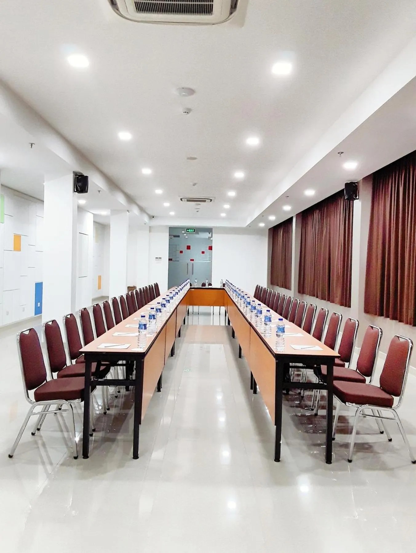 Meeting/conference room in Amaris Hotel Nagoya Hill - Batam