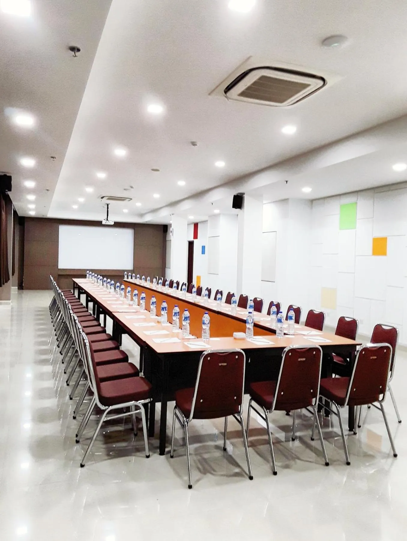Meeting/conference room in Amaris Hotel Nagoya Hill - Batam