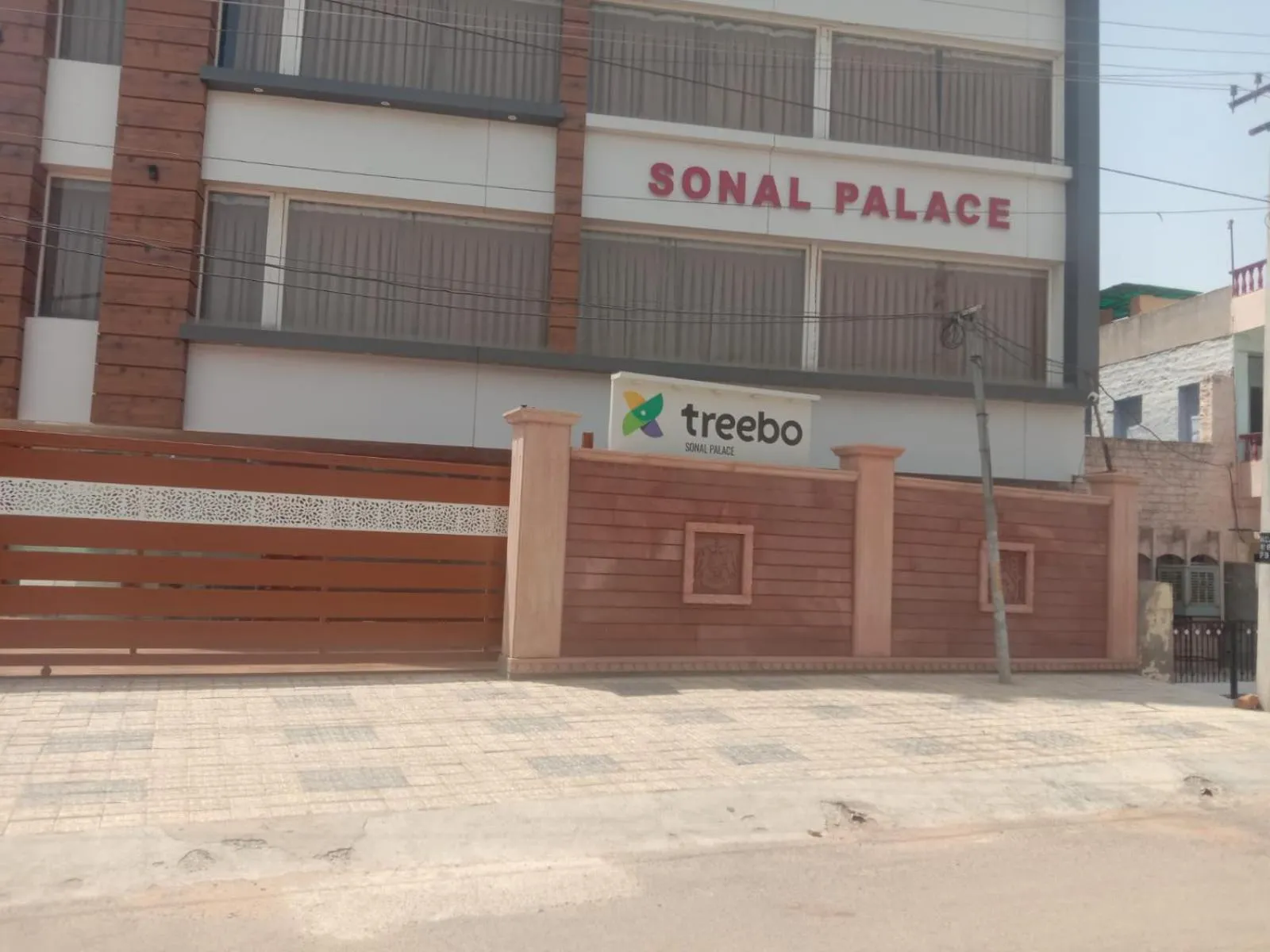 Parking in Treebo Sonal Palace, Near Umaid Bhawan Palace