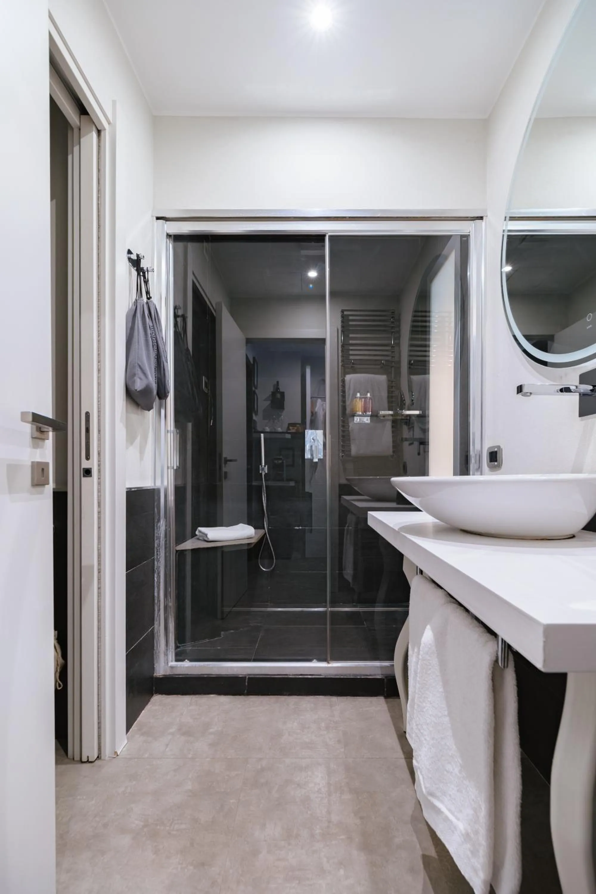 Bathroom in Montenapoleone Suites