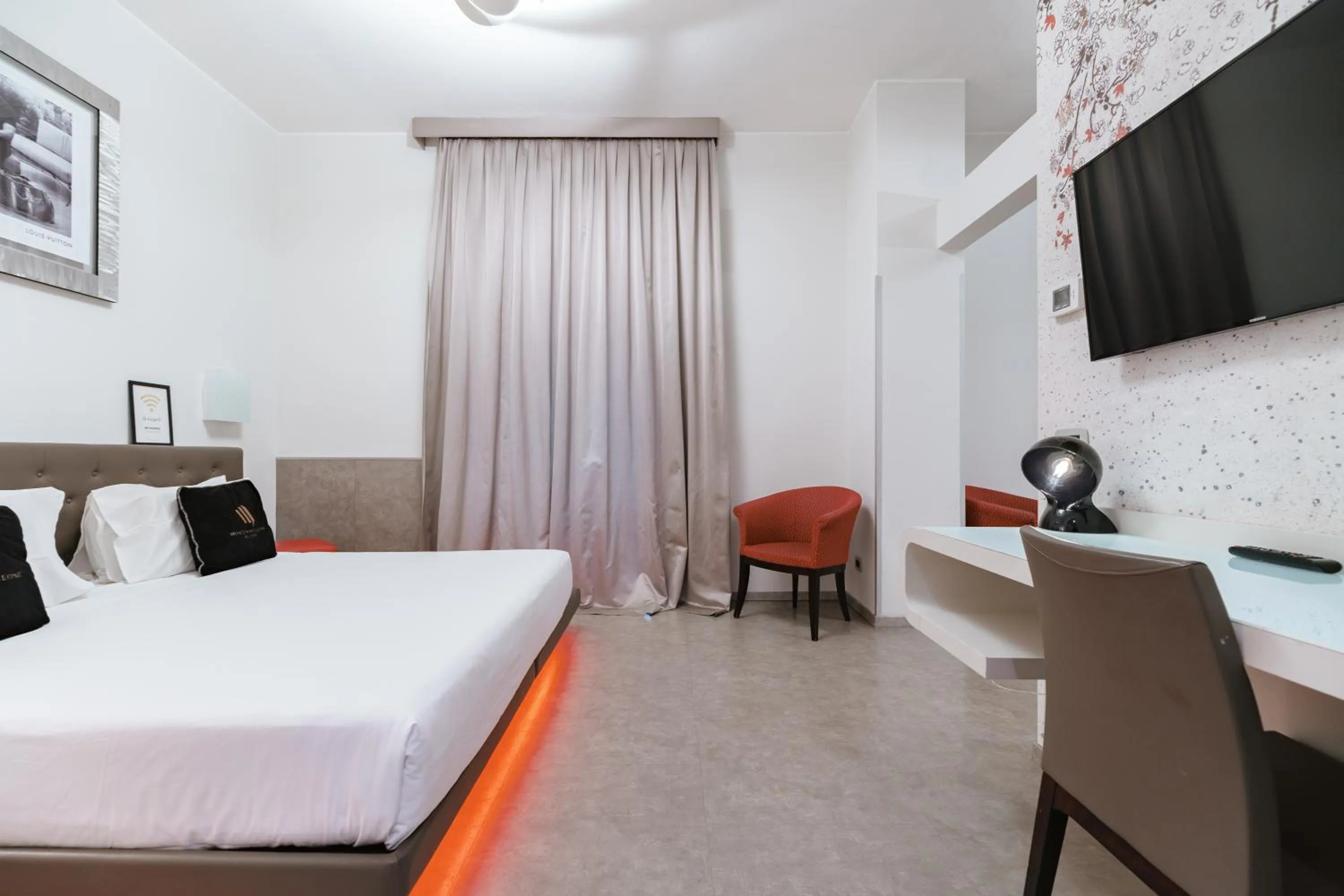 Bedroom, Bed in Montenapoleone Suites