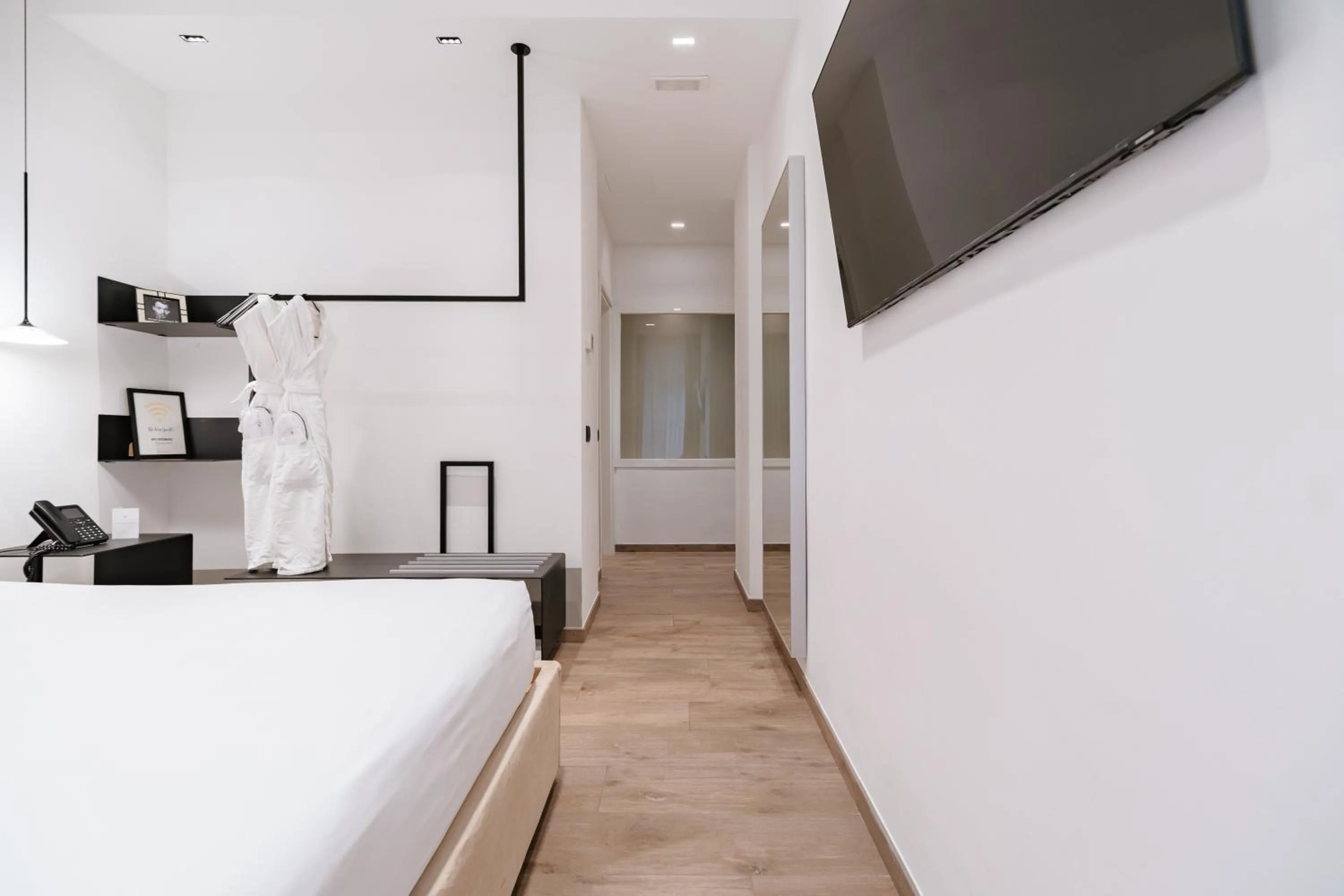 Bedroom, Bed in Montenapoleone Suites