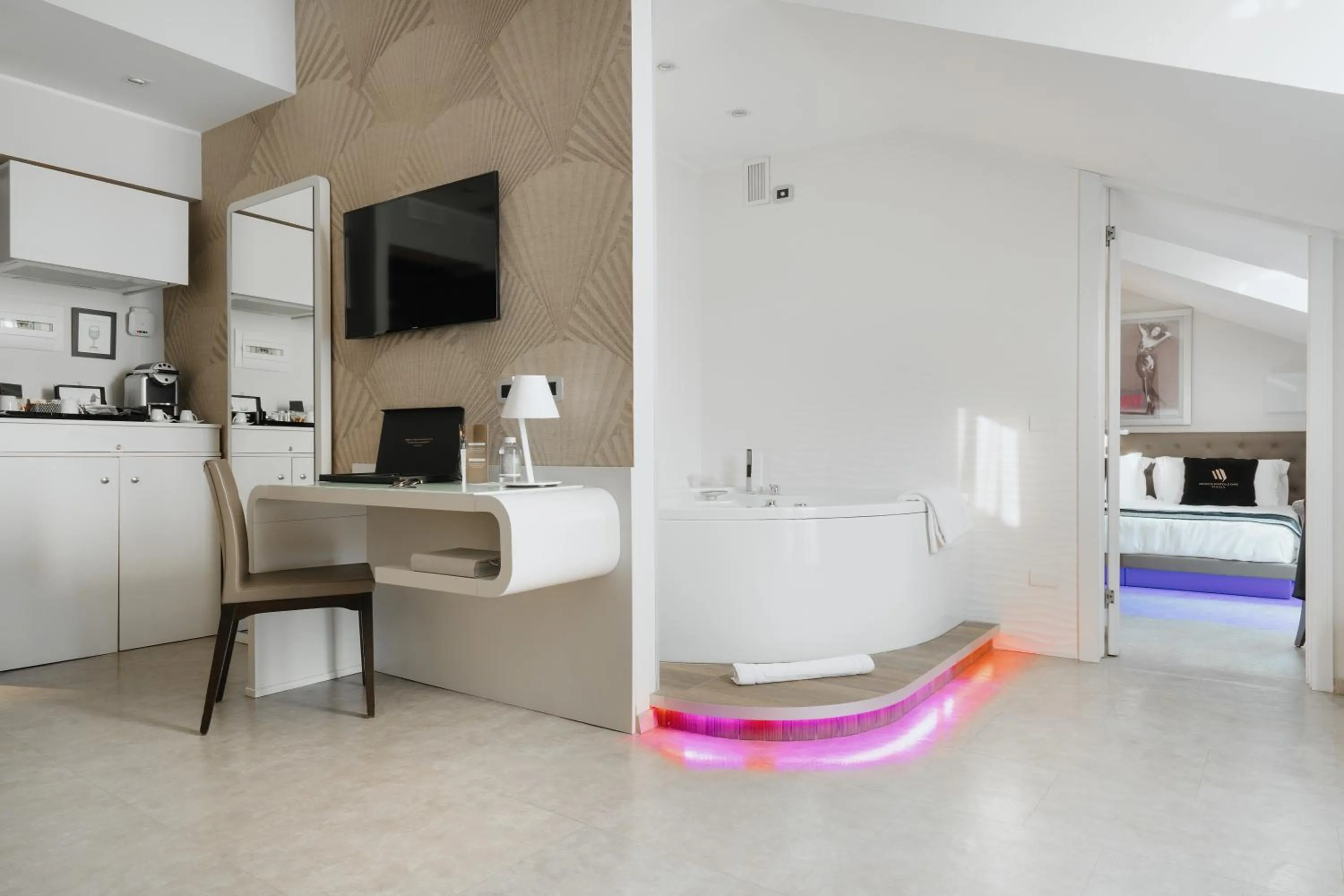 Dining area in Montenapoleone Suites