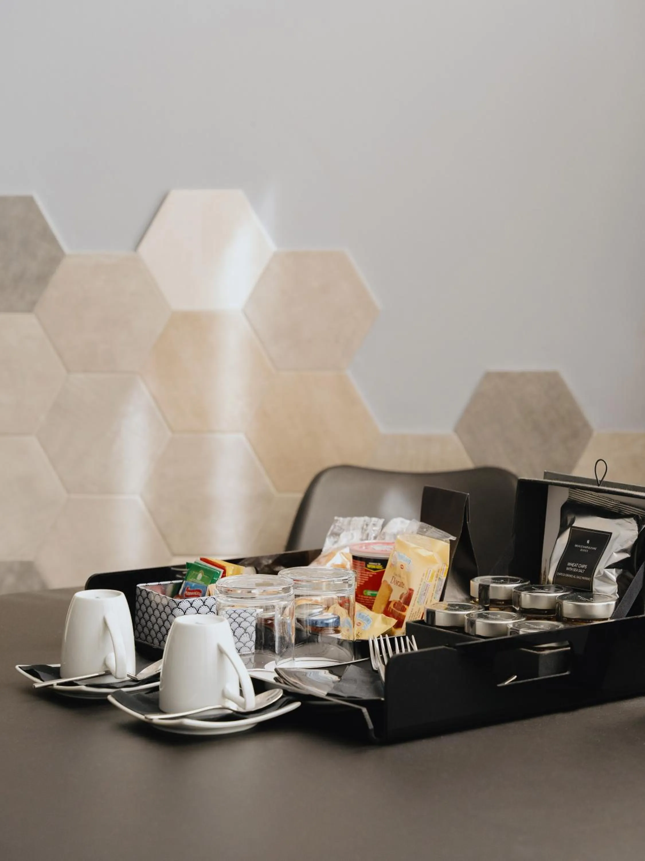 Coffee/tea facilities in Montenapoleone Suites