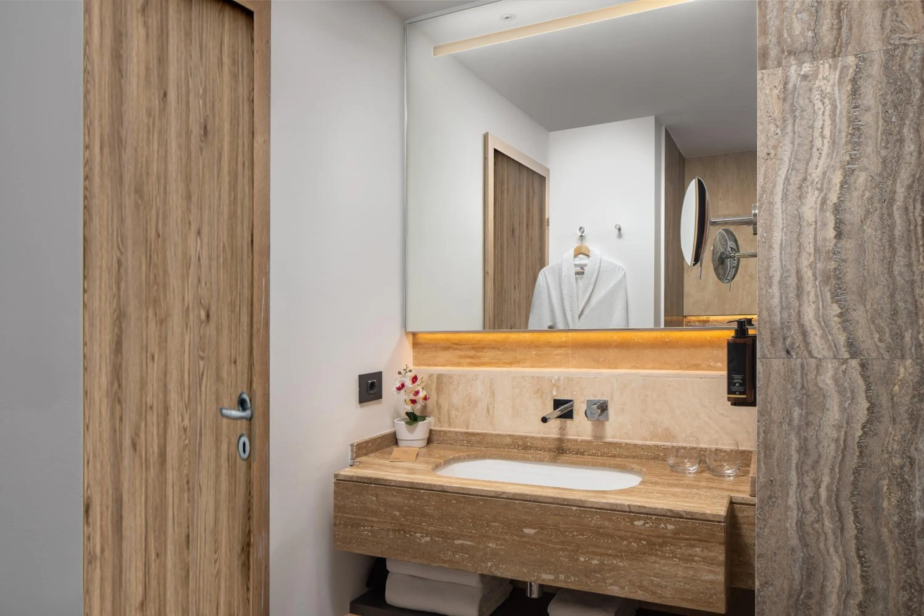 Mercure Conacul Cozieni