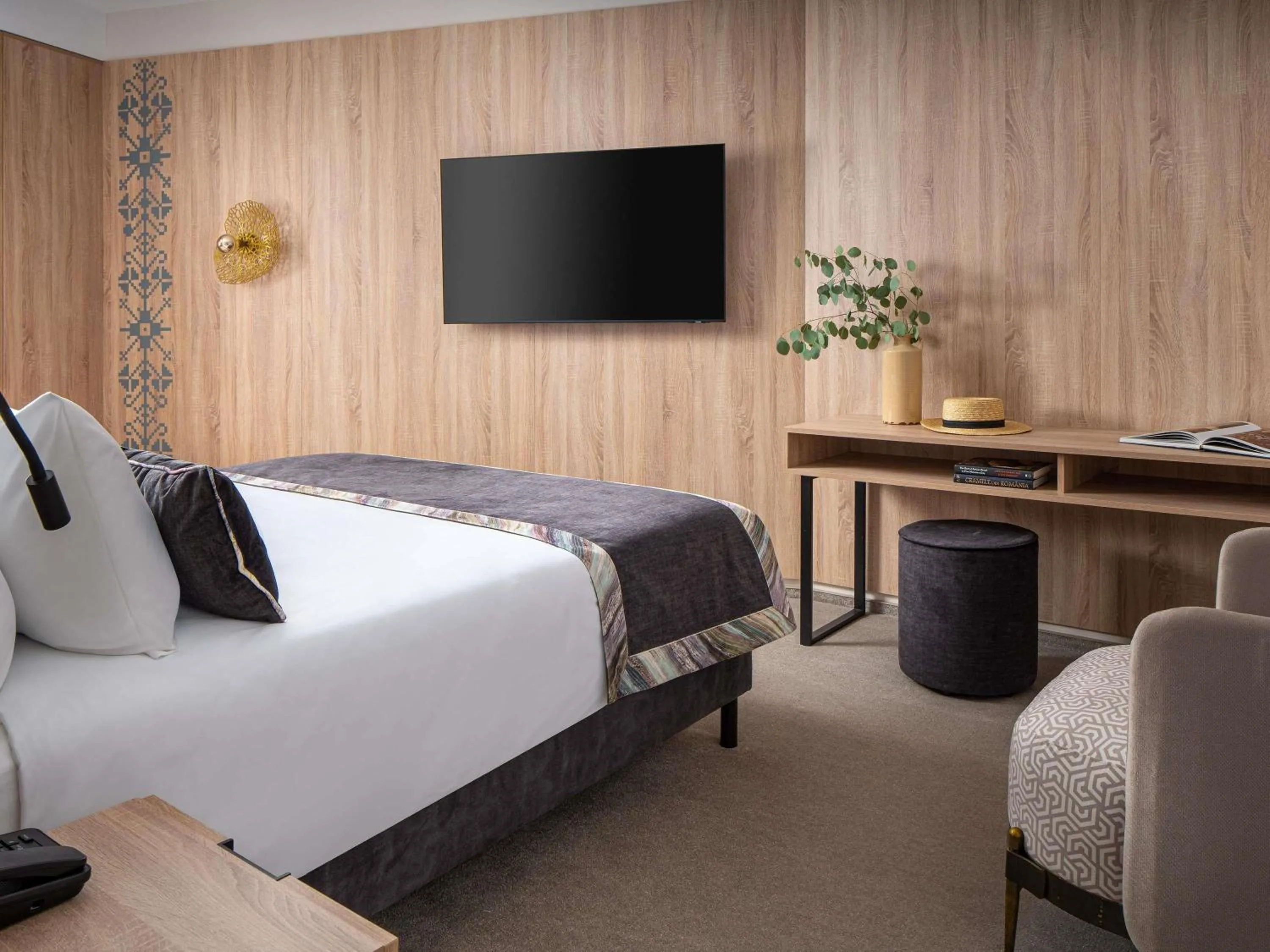 Bedroom, Bed in Mercure Conacul Cozieni