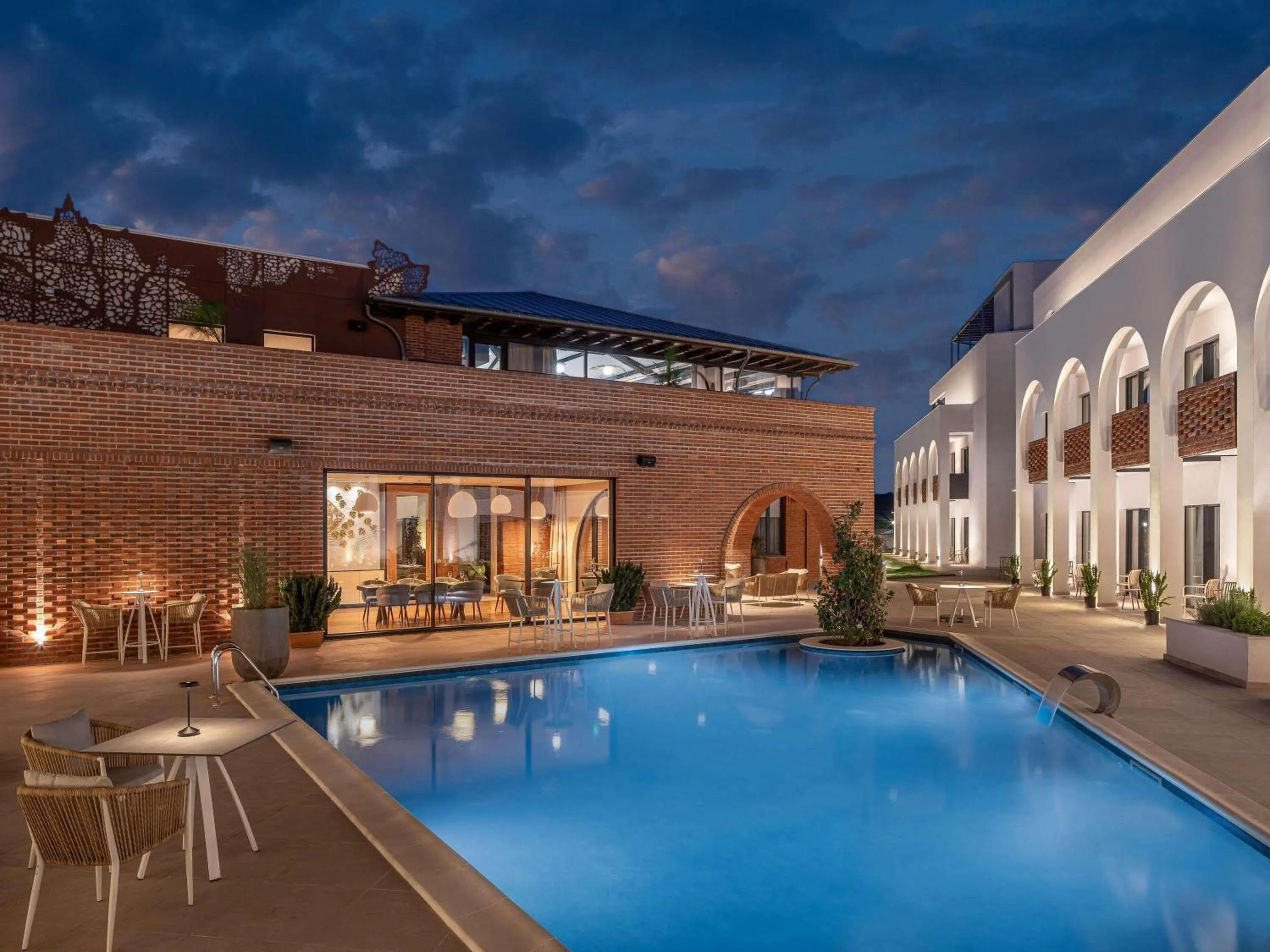 Property building in Mercure Conacul Cozieni