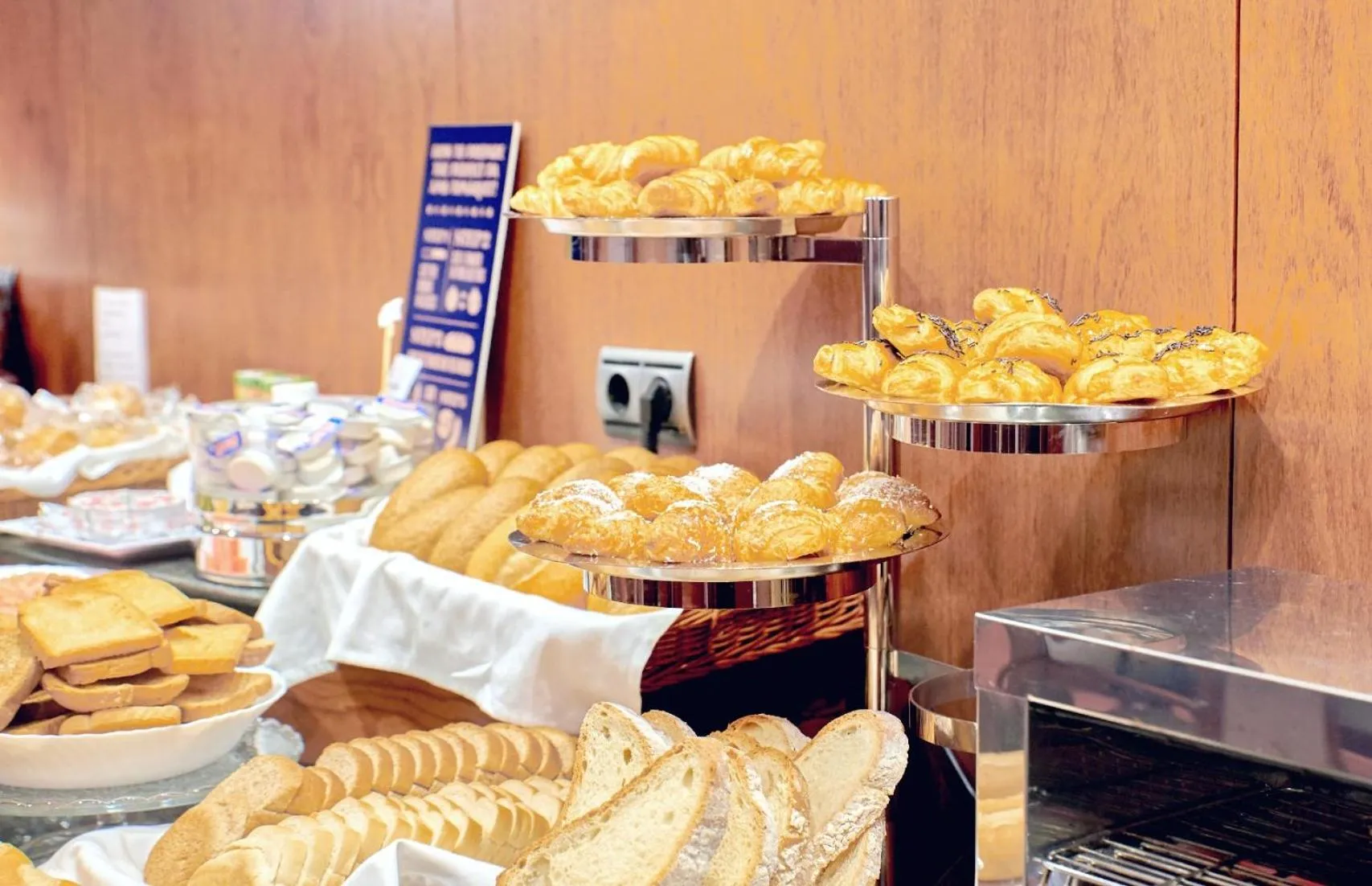 Breakfast in Garbi Millenni