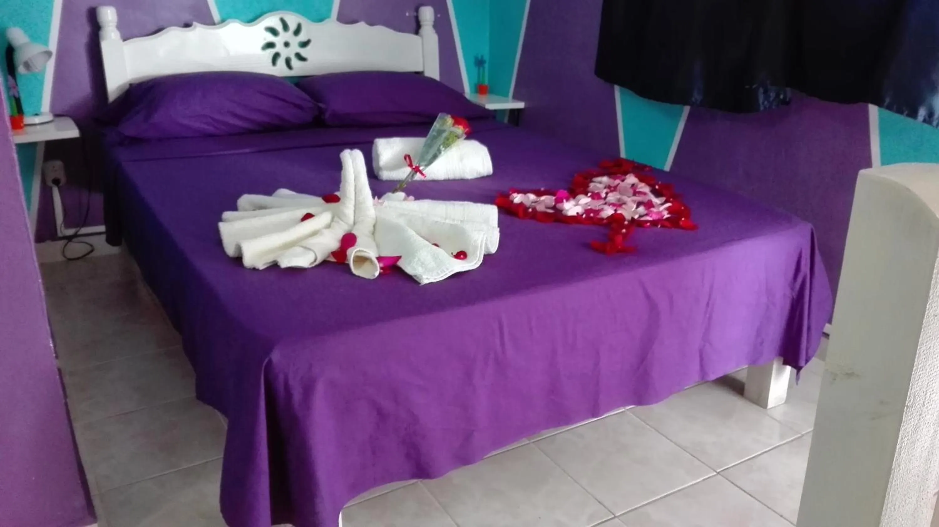 Decorative detail, Bed in Appartamenti Melissa