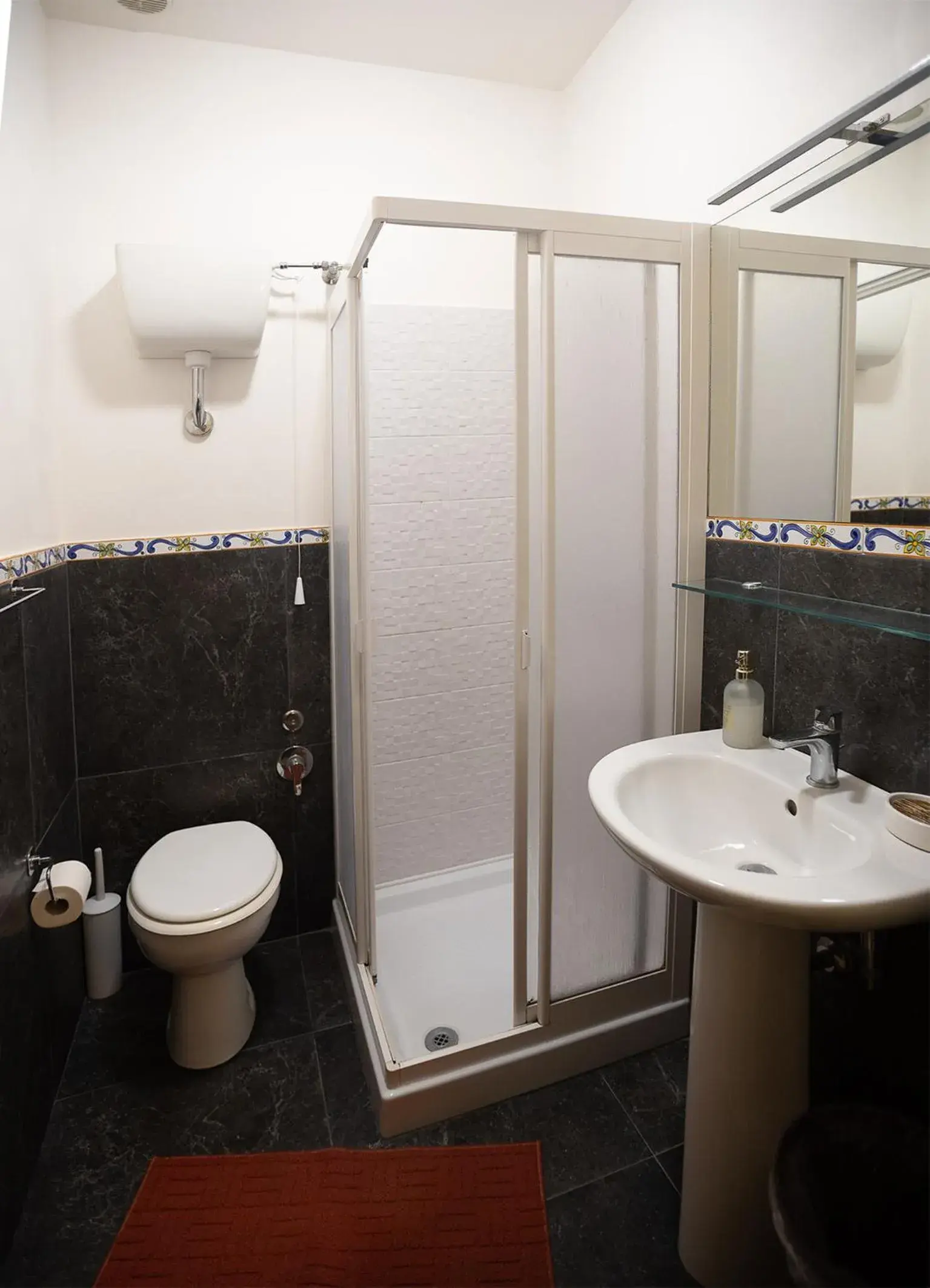 Quadruple Room - single occupancy in B&B Via Roma Quadruple Room - single occupancy in B&B Via Roma