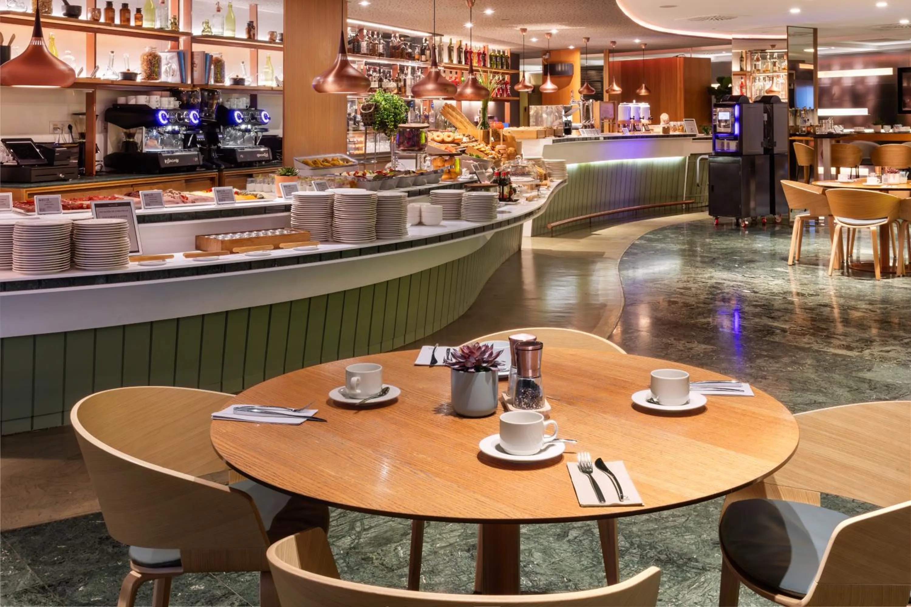 Restaurant/places to eat in Melia Barcelona Sarriá