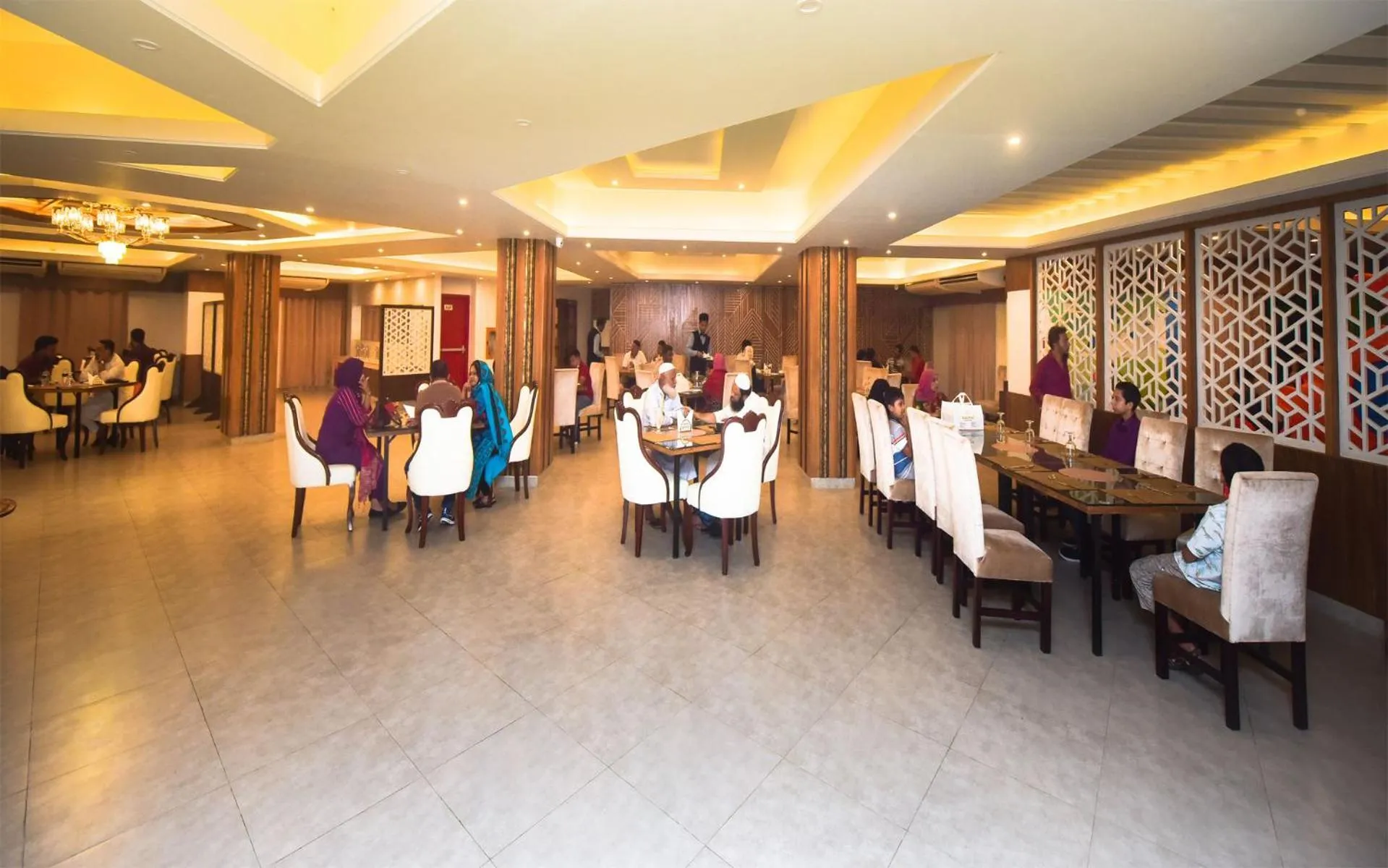 Restaurant/places to eat in Hotel Elite Palace