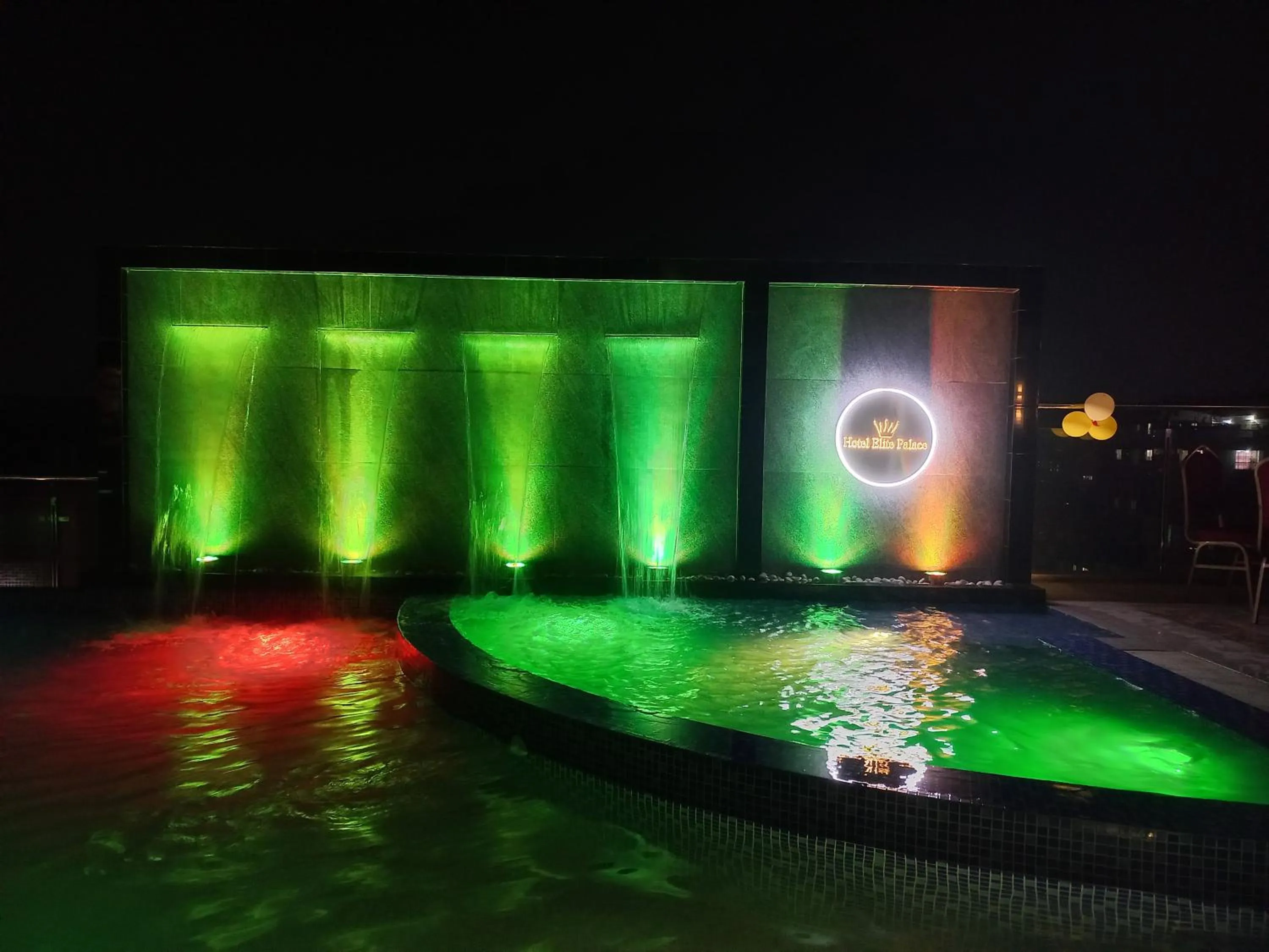 Swimming pool in Hotel Elite Palace