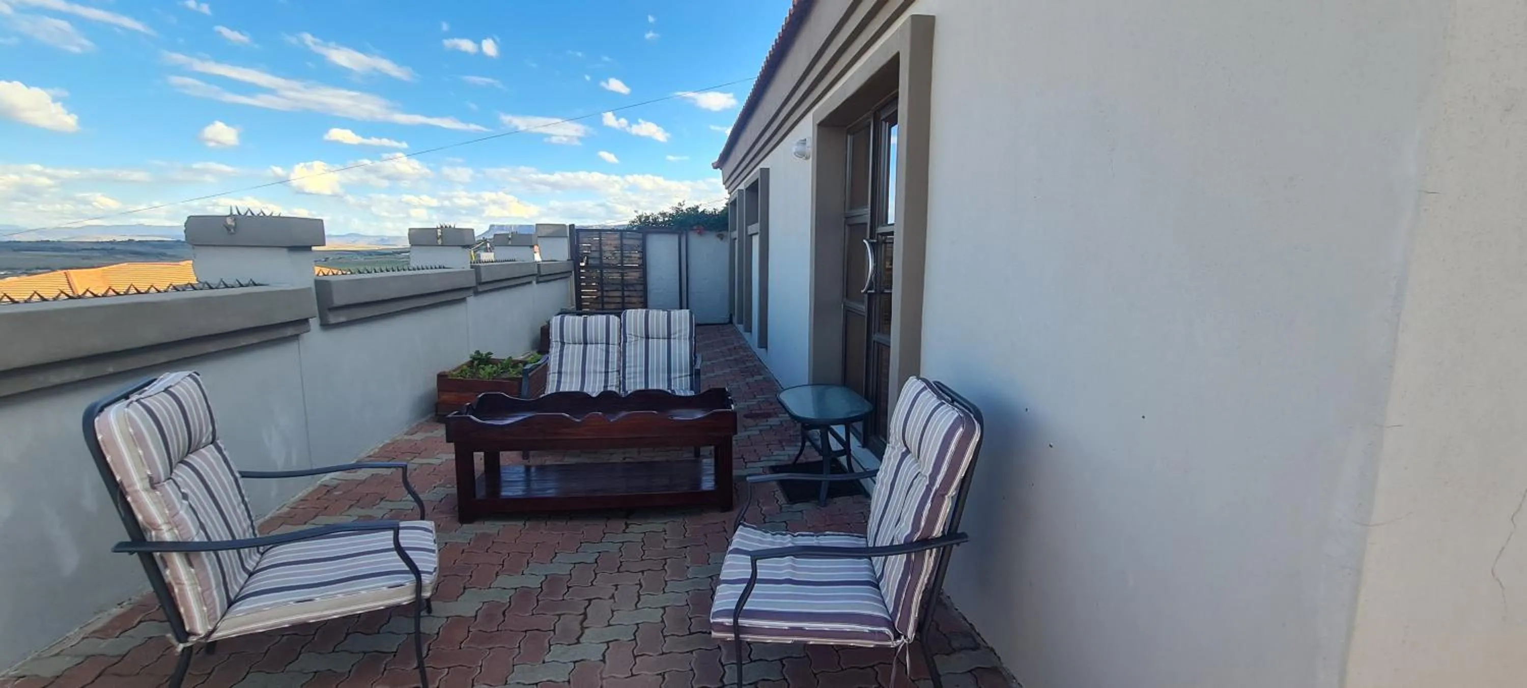 One-Bedroom Apartment - single occupancy in Three Stones Executive Apartments
