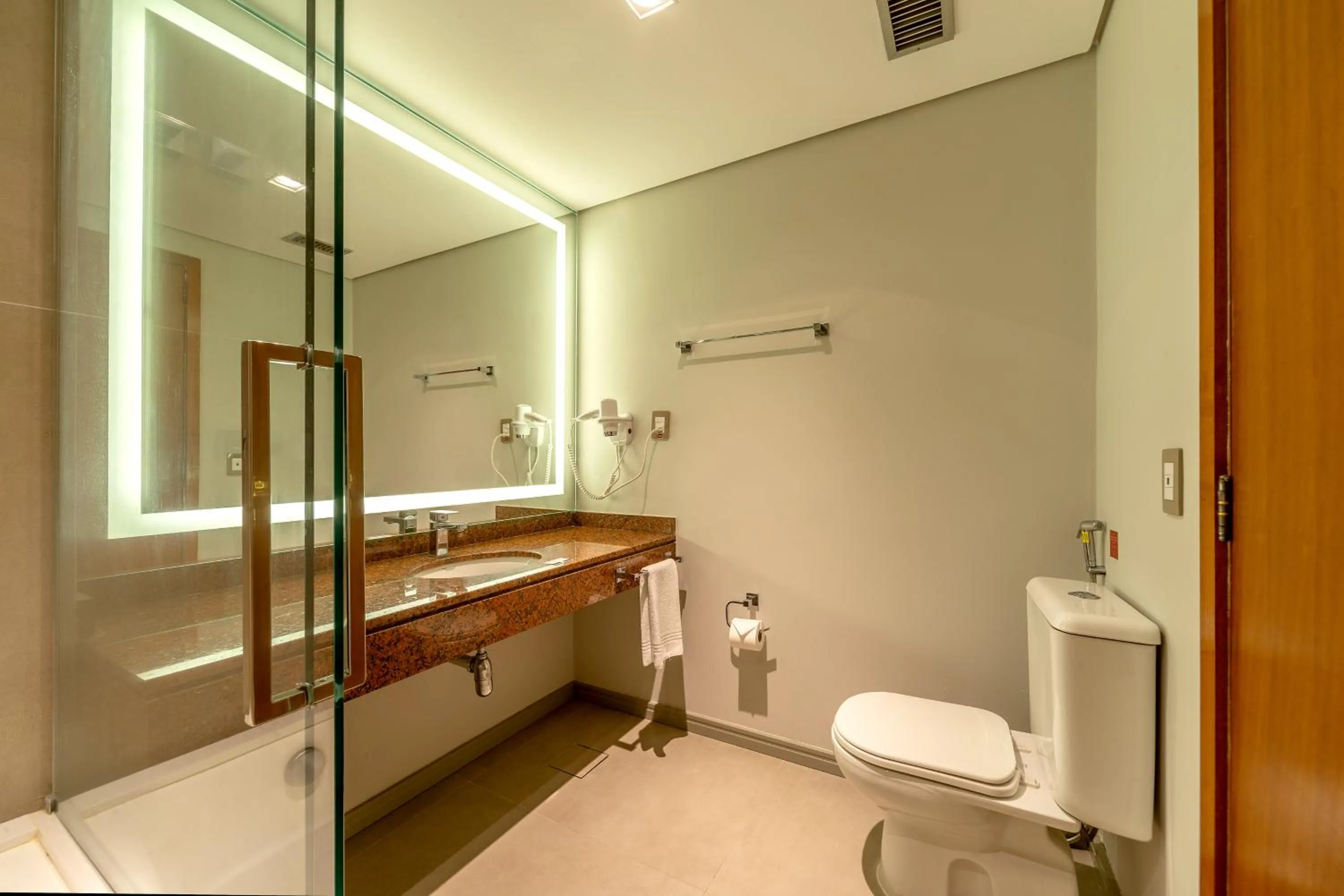 Bathroom in Laghetto Stilo São Paulo