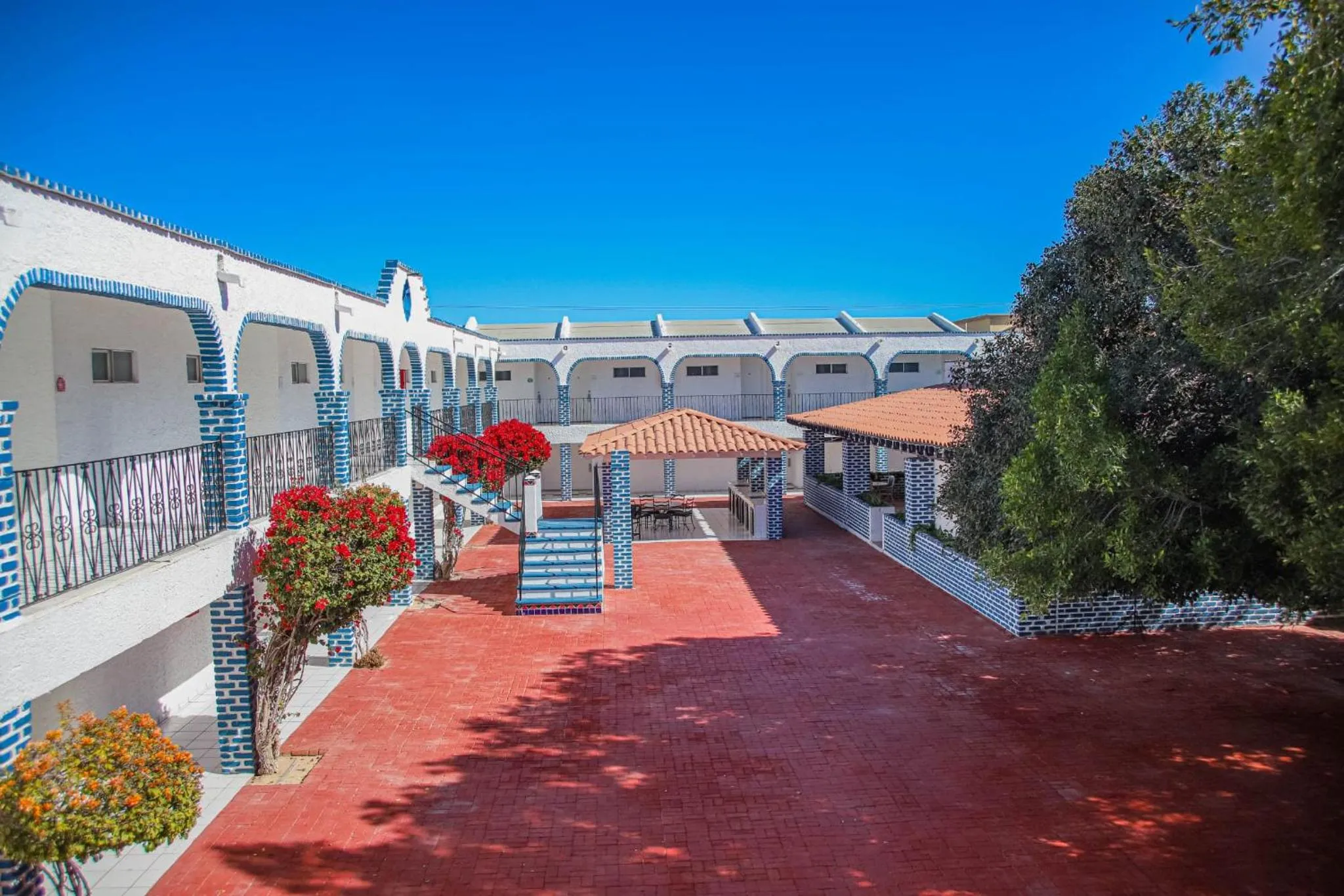 Property building in Playa Inn Rocky Point