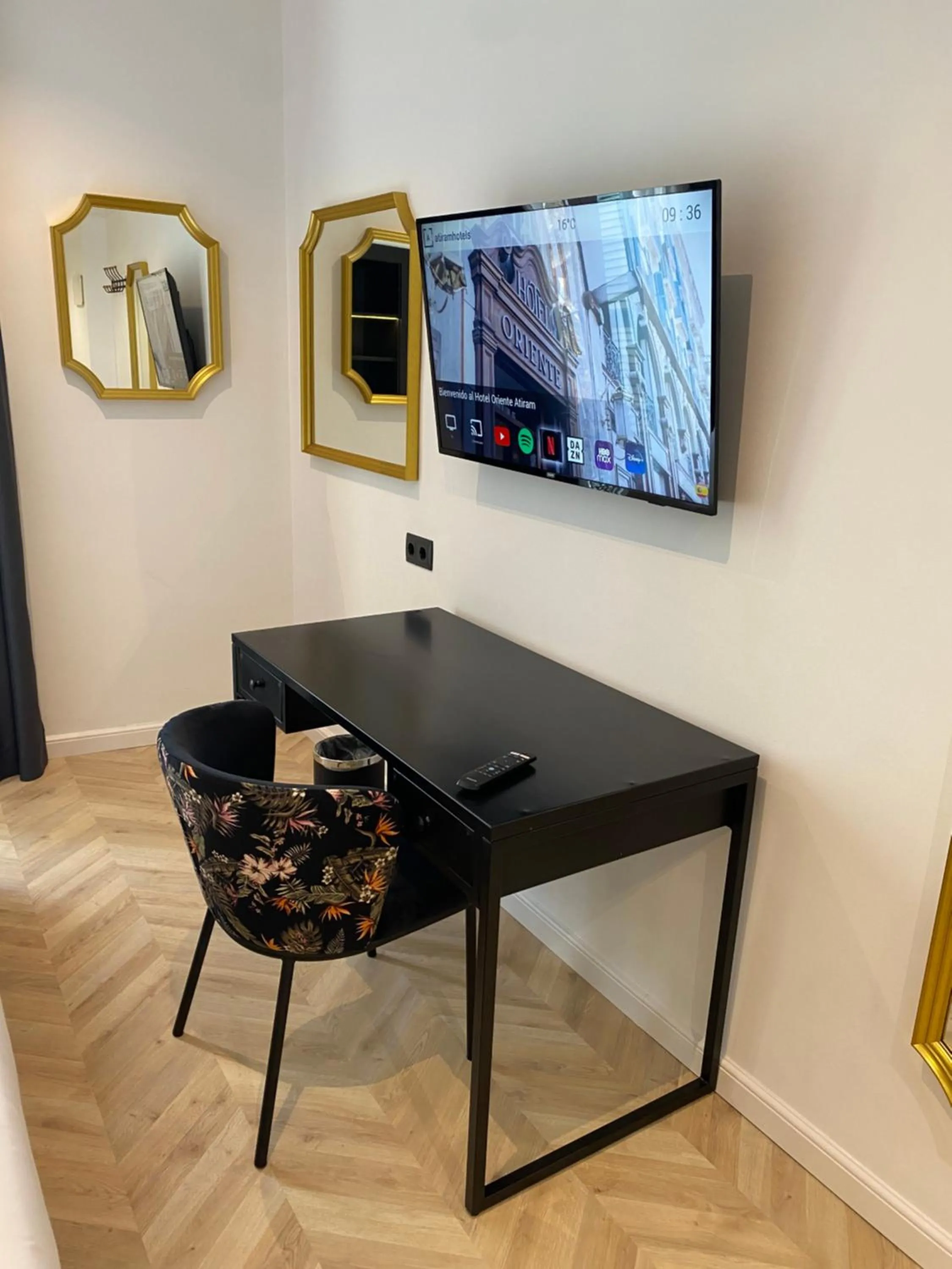 Decorative detail in Oriente Atiram Hotel