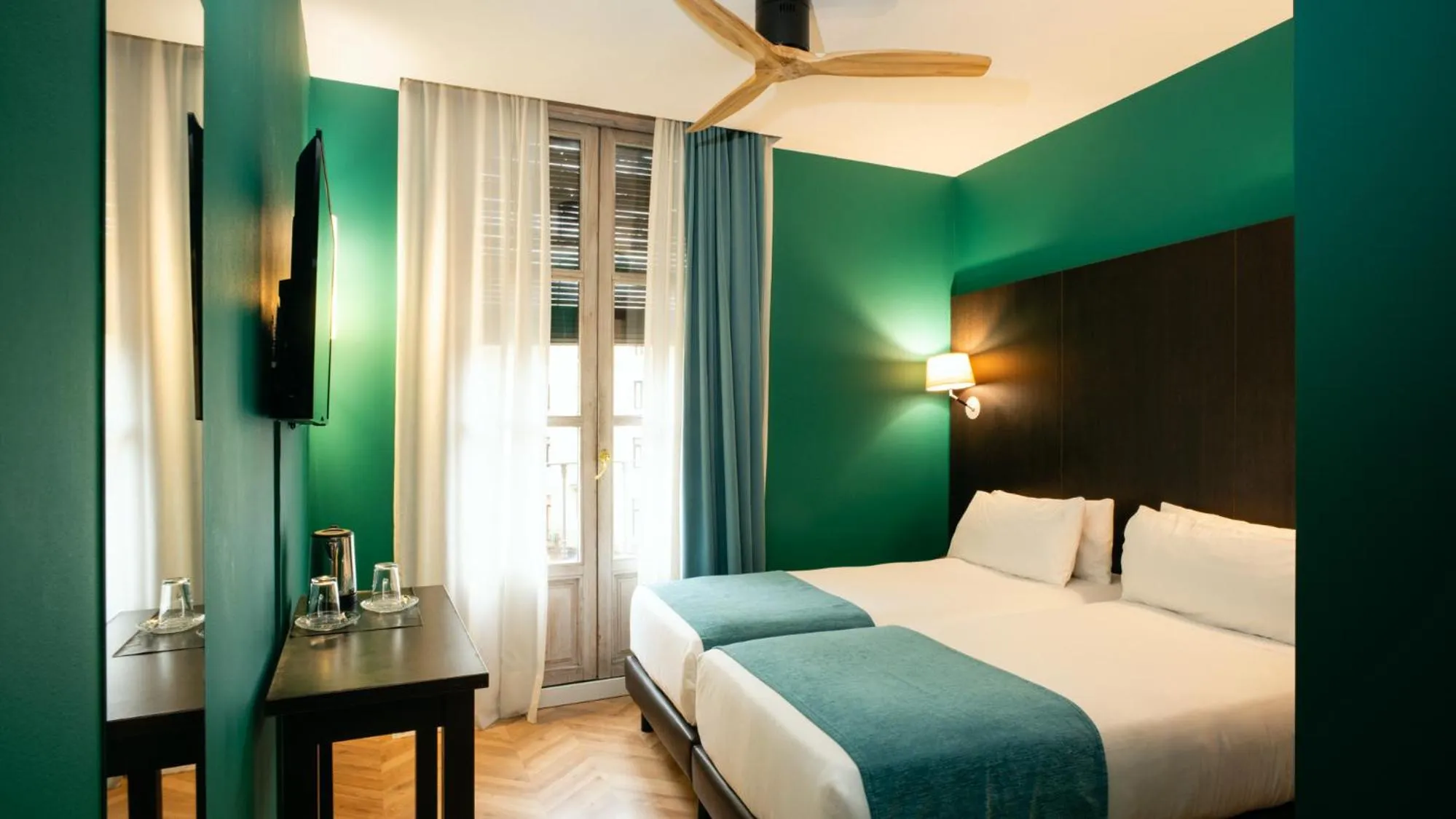 Photo of the whole room, Bed in Hotel Ramblas Internacional
