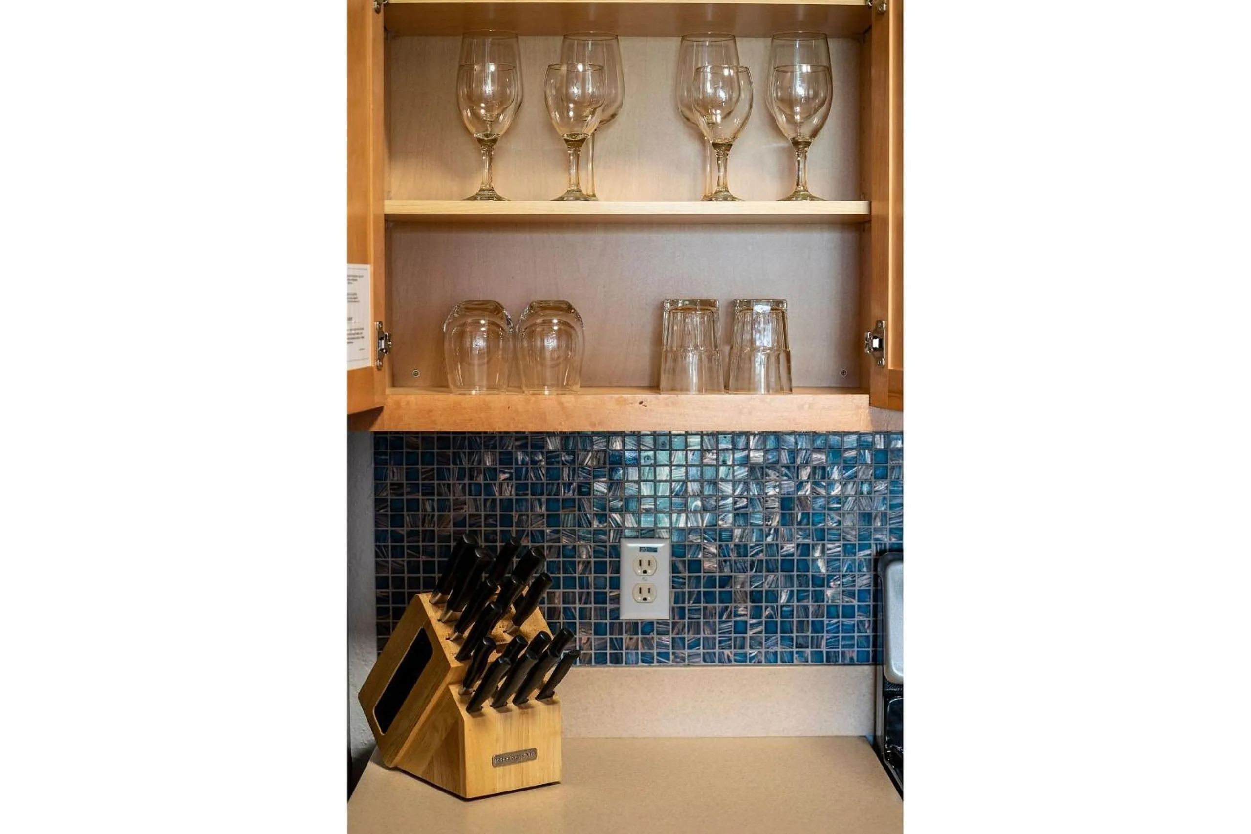 Kitchen or kitchenette in Vista Cay Resort