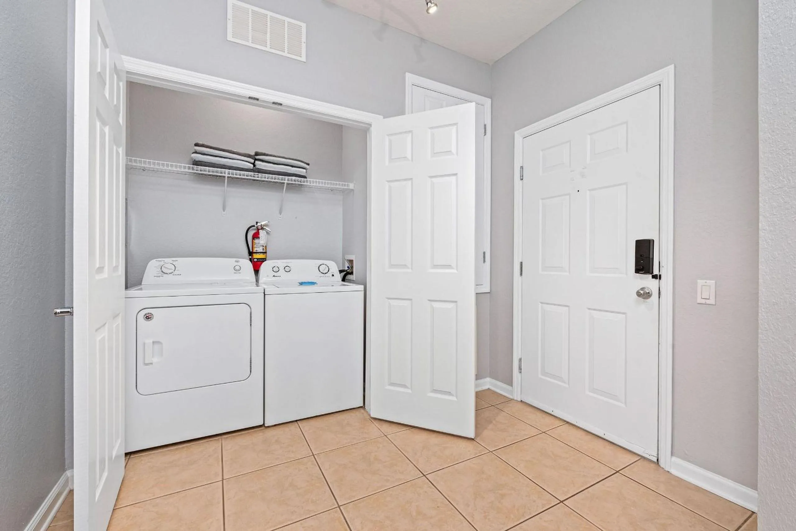 washing machine in Vista Cay Resort