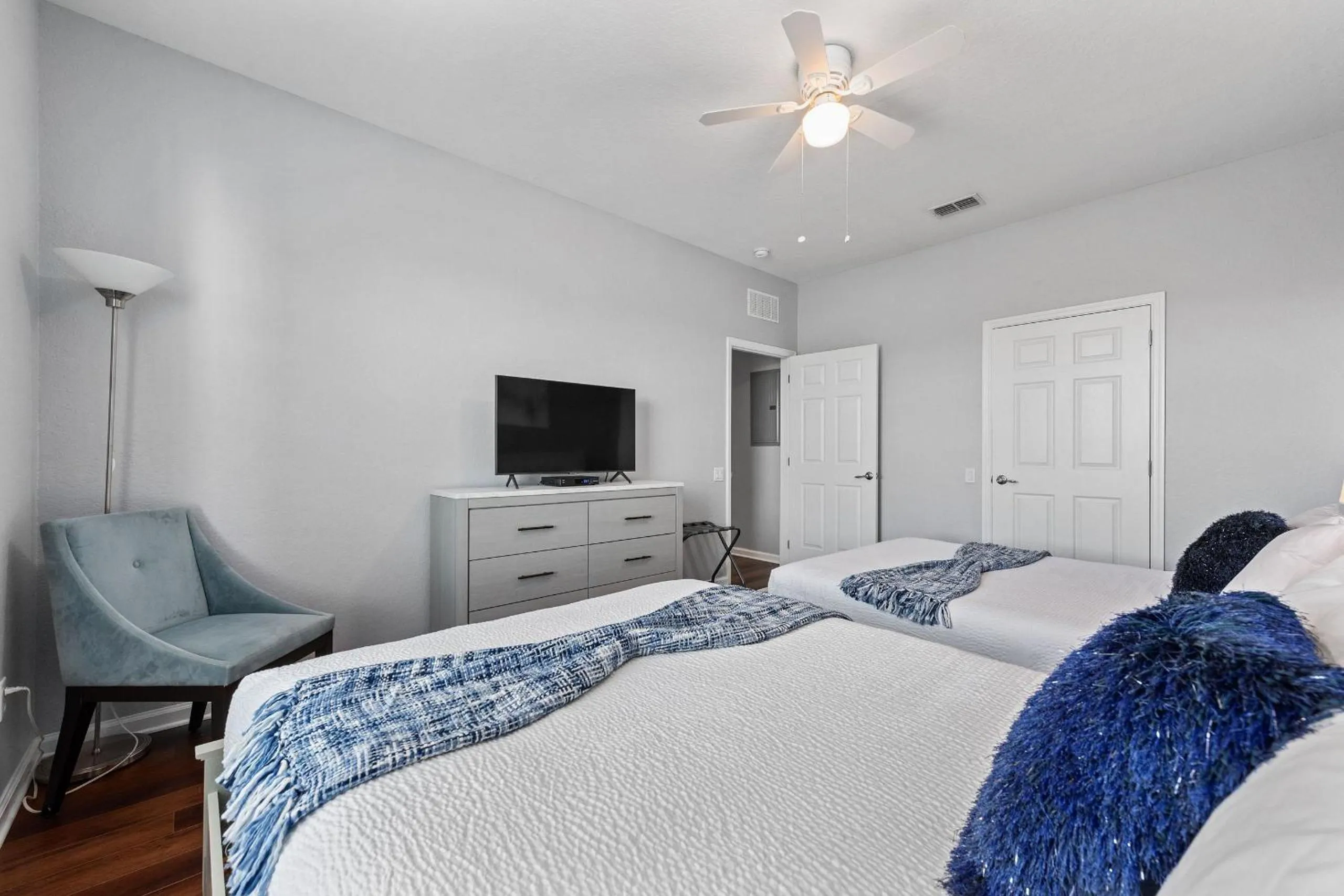 Bed in Vista Cay Resort