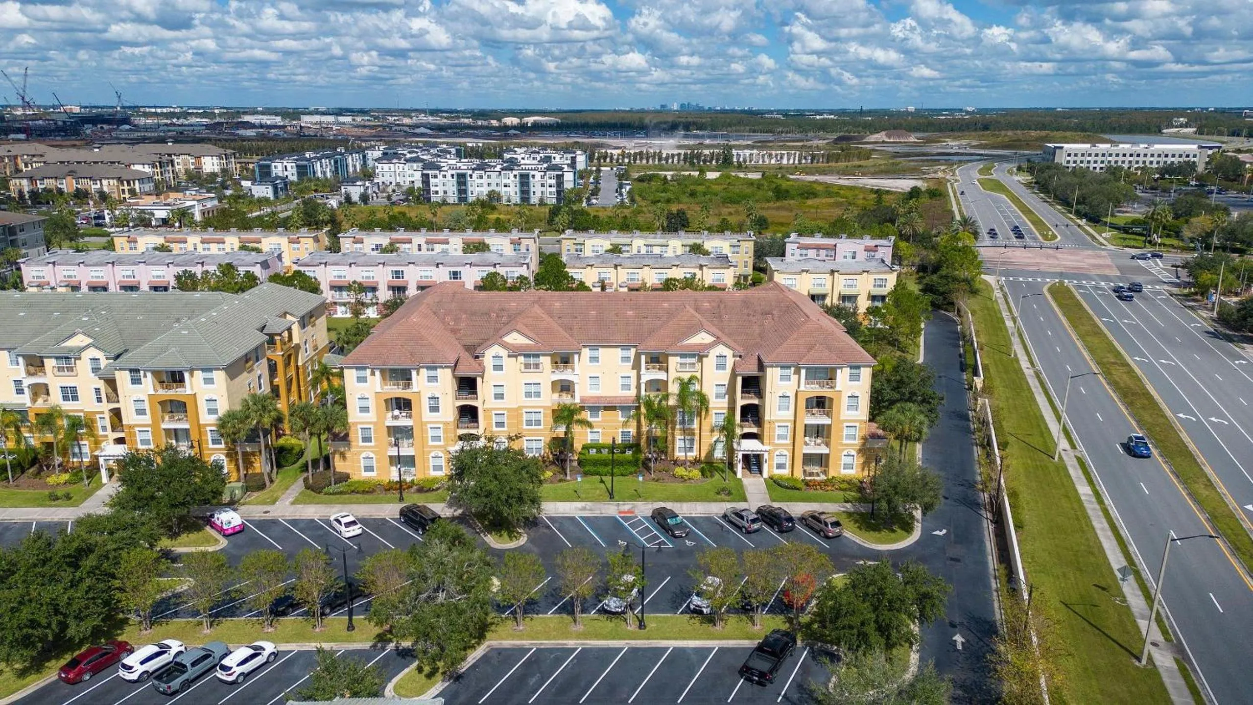 Property building in Vista Cay Resort