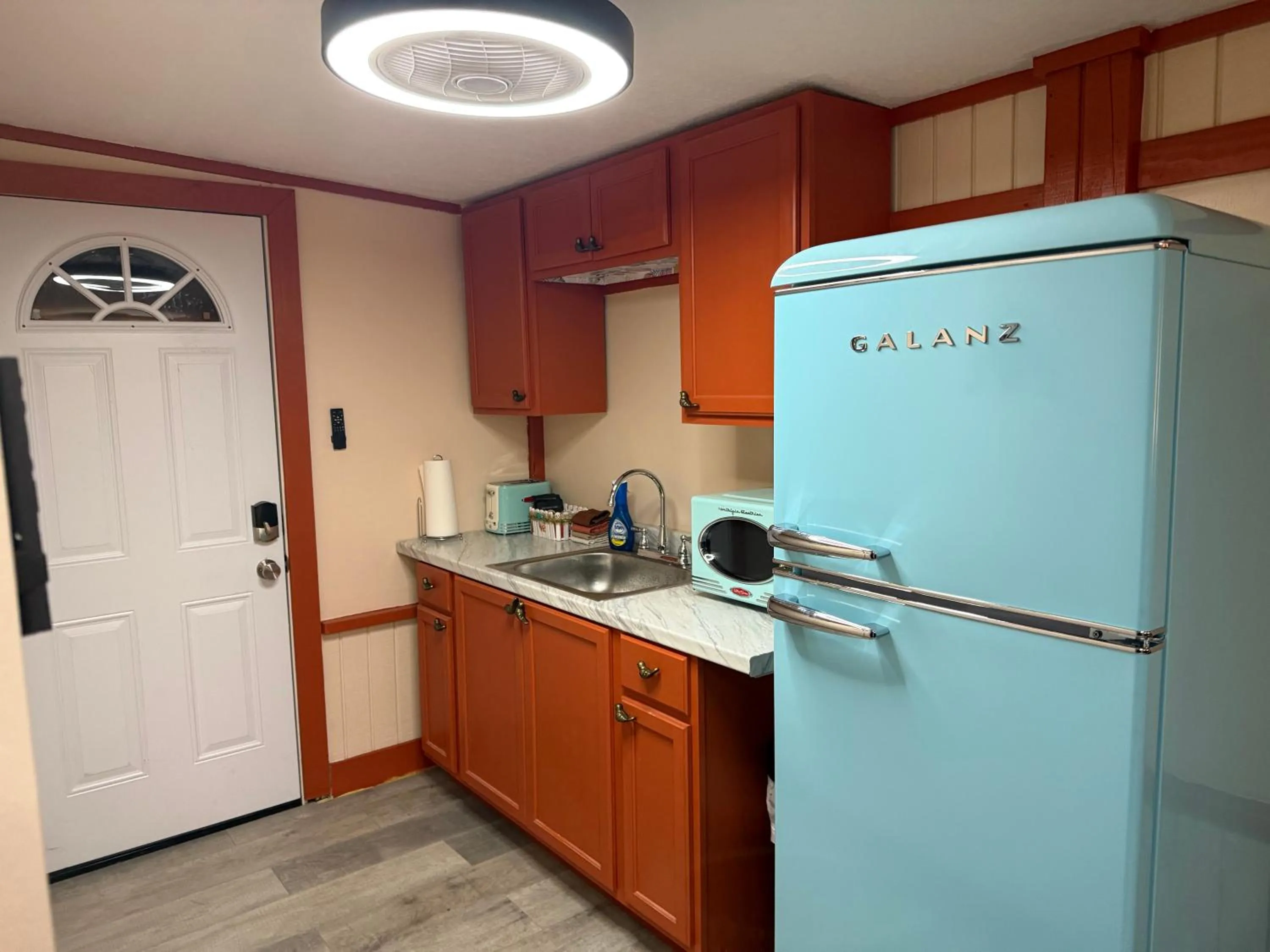 Nature Coast Inn & Cottages