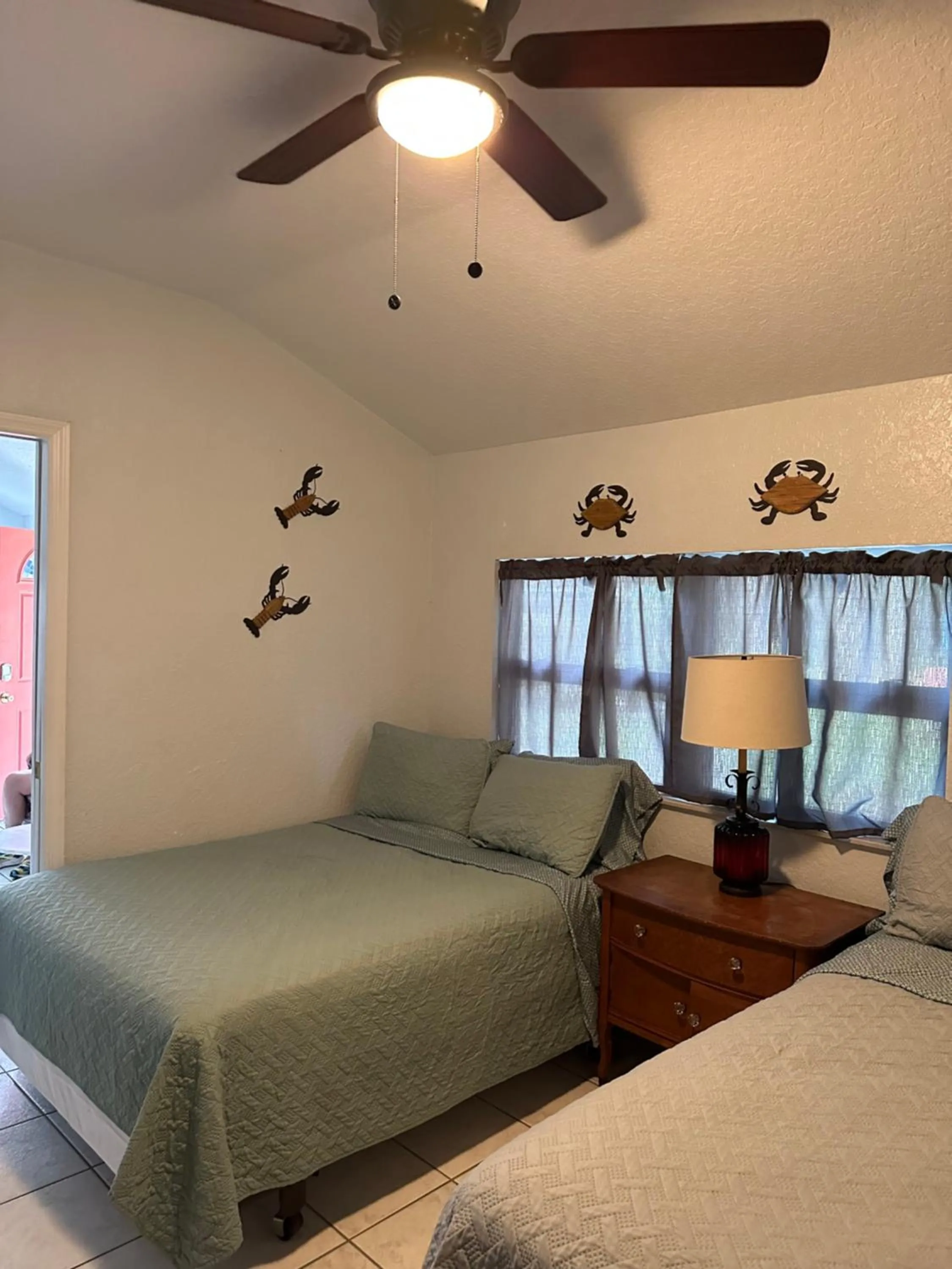 Bed in Nature Coast Inn & Cottages