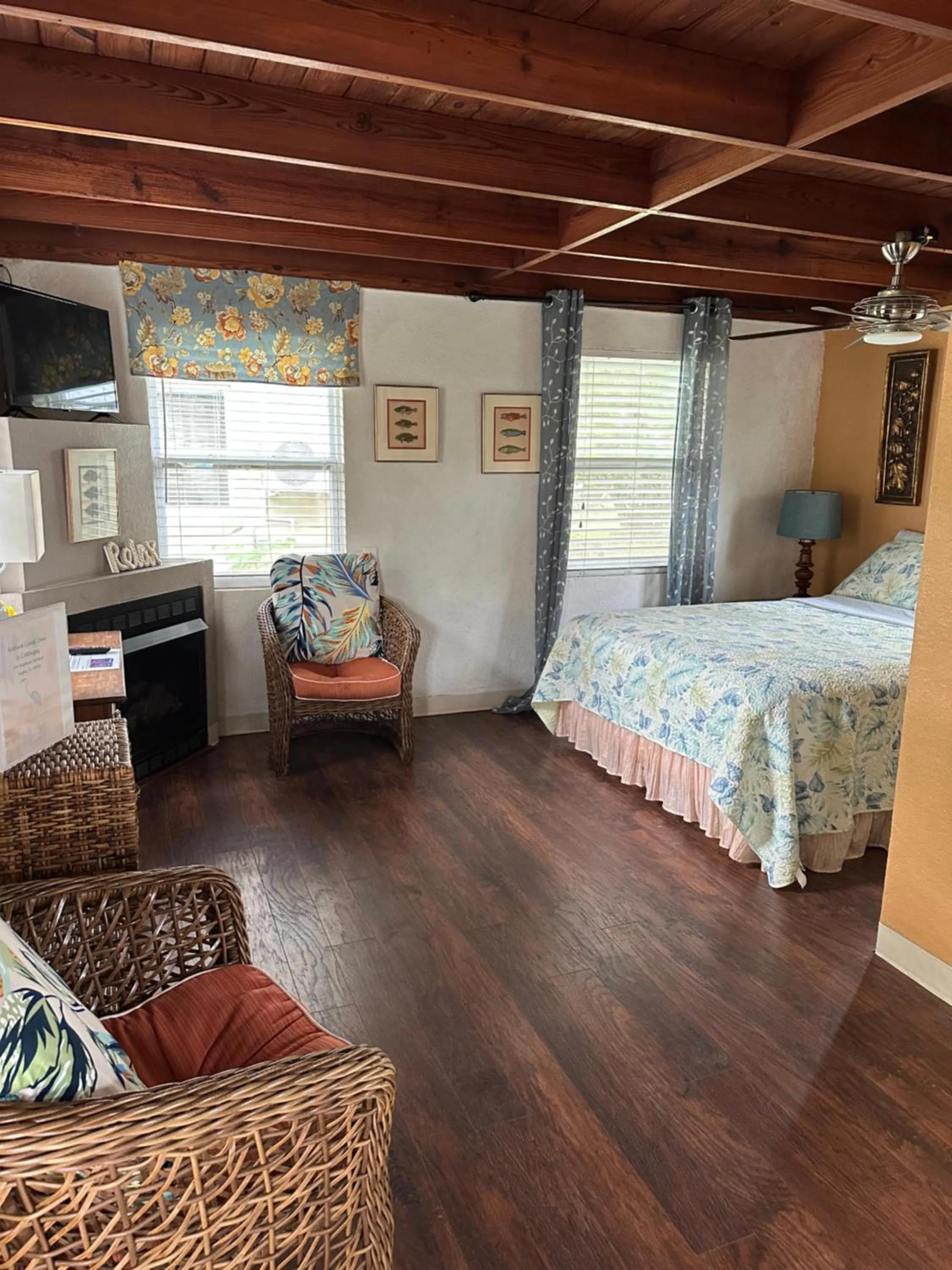 Bed in Nature Coast Inn & Cottages