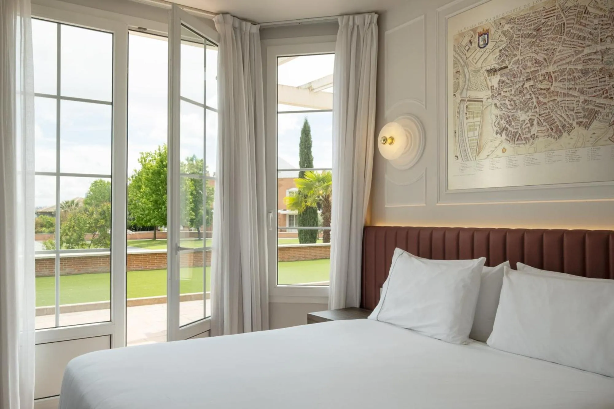 Bed in Exe Zarzuela Park