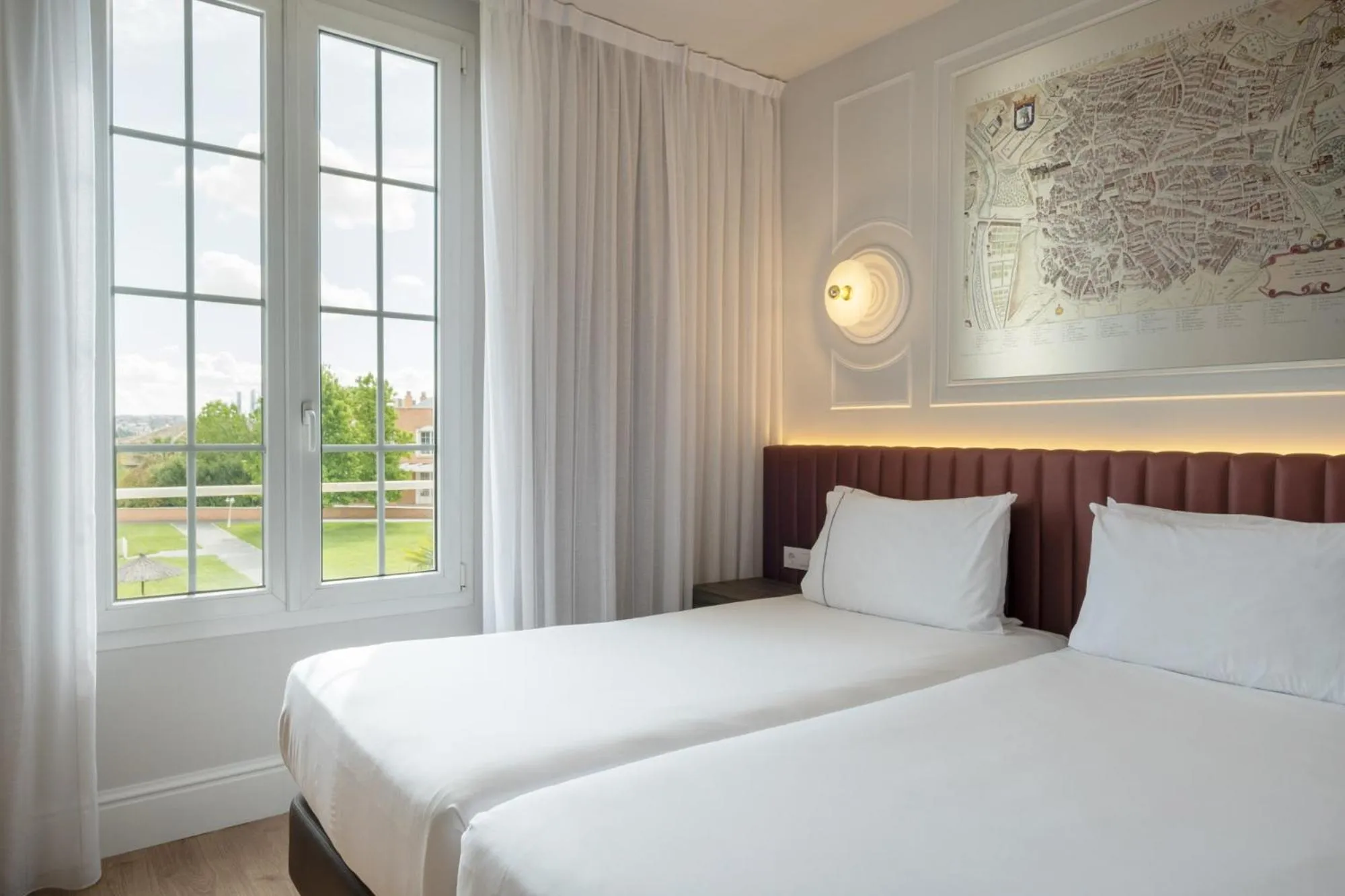 Bed in Exe Zarzuela Park