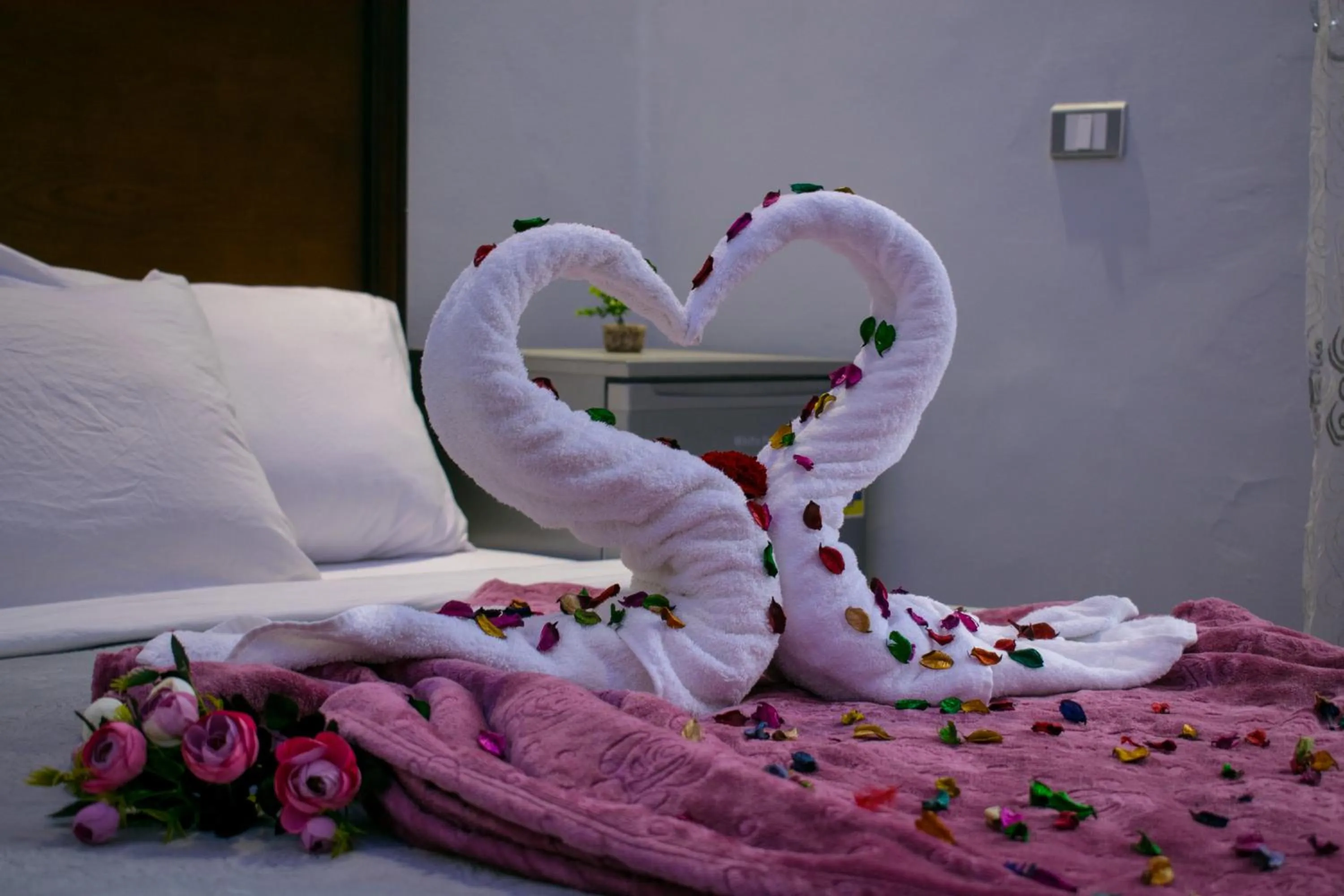 towels, Bed in Crown Hotel
